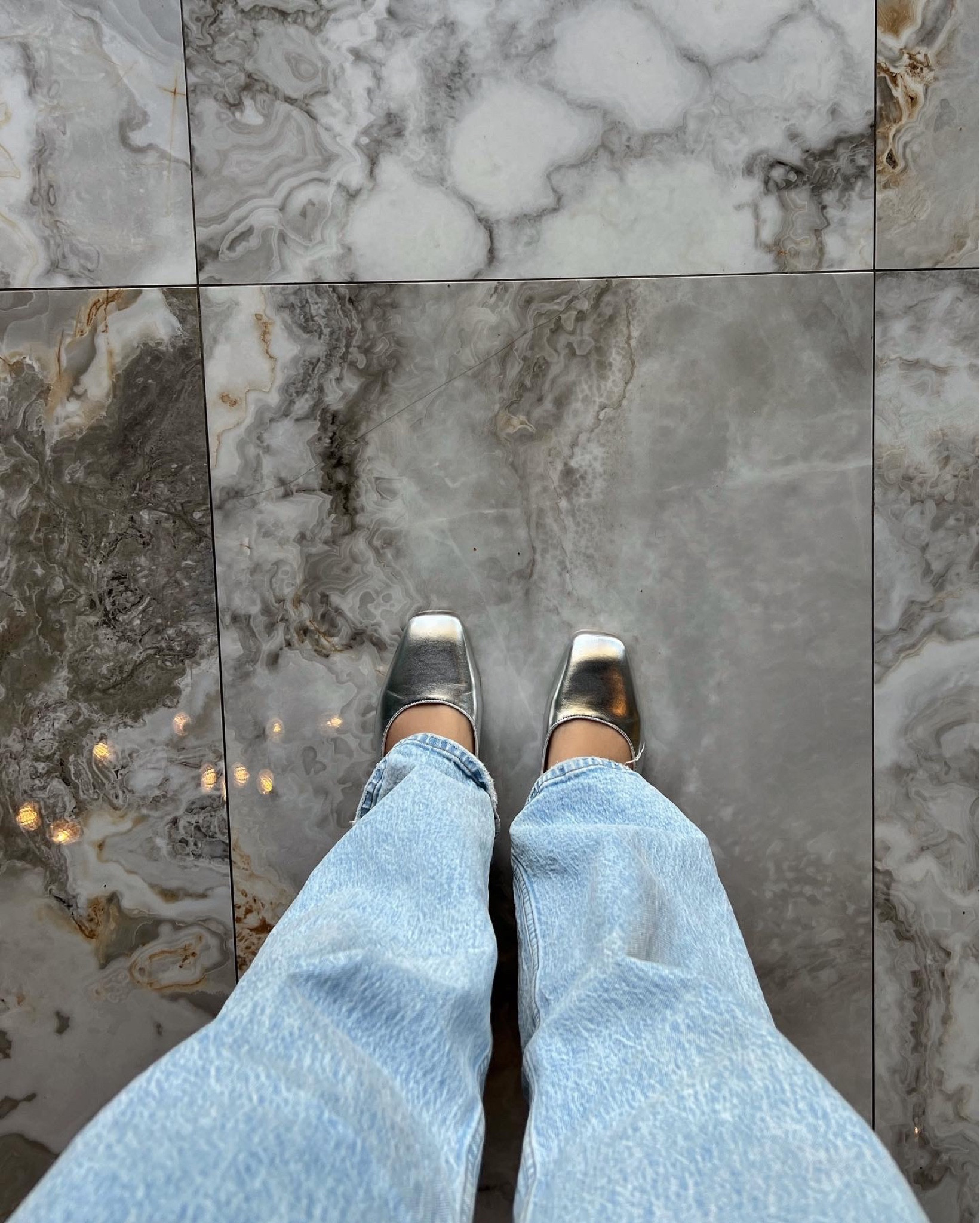 I love these silver slingback flats from shoedazzle and I will be wearing them all season long 

#LTKshoecrush #LTKSeasonal #LTKstyletip