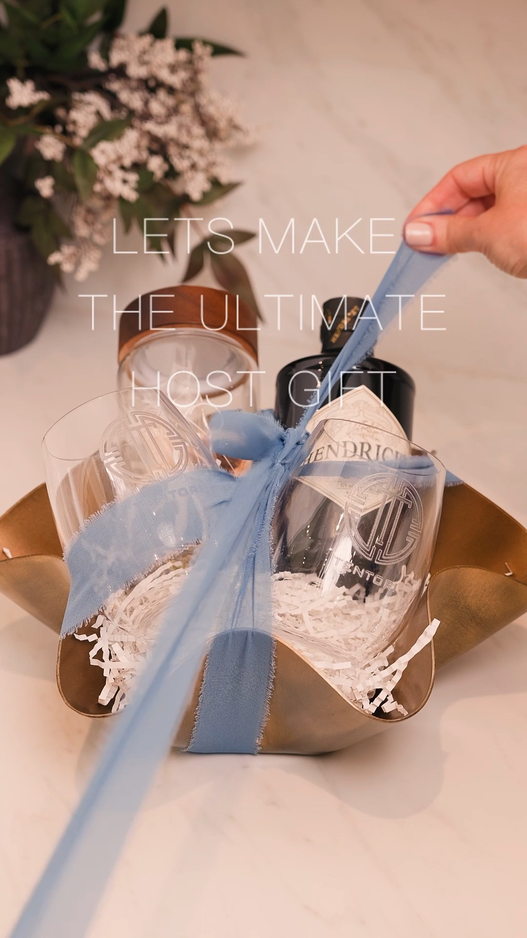 Let’s make the ultimate host gift ✨
Personalized glasses + infused drinks = a gift they will love.

Simple, thoughtful, and instantly elevated 🥂

Linked in my LTK 🤍

#hostgift #giftideas #giftset
#hostessgift

#LTKHome #LTKHome