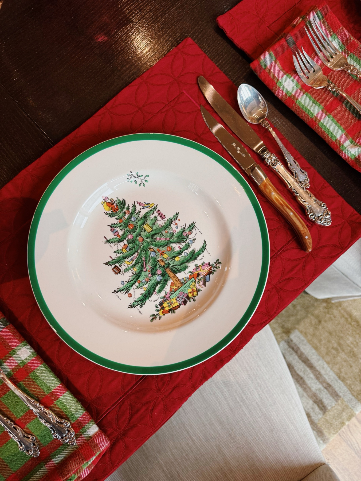 Christmas place setting! 🎄🍽️

#LTKHome #LTKHoliday #LTKSeasonal