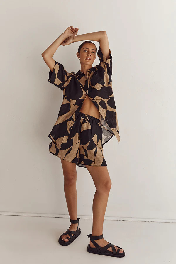 MAPLE CAMEL LINEN SHORT | DISSH