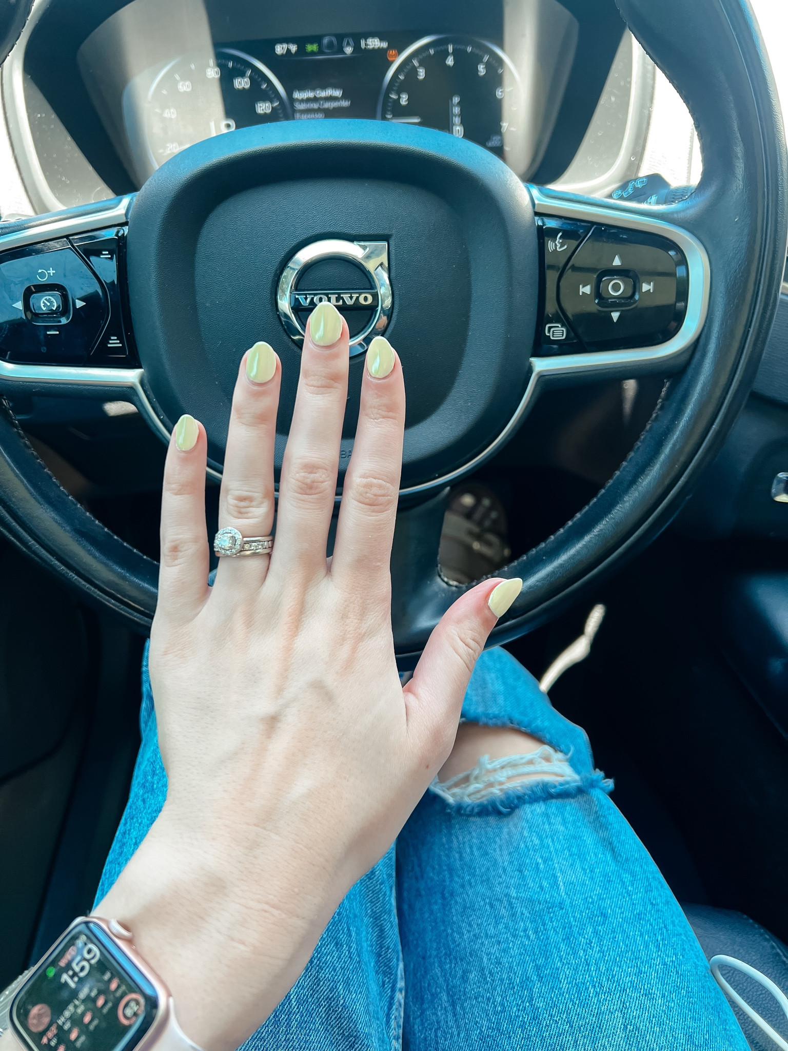 Loving these butter yellow chrome gel nails 💅 linking everything I use for salon gel nails at home!


DIY gel nails
Summer nails
Pastel nails 
Yellow chrome nails 
At home gel nails 
Dnd gel 

#LTKFindsUnder50 #LTKGiftGuide #LTKBeauty