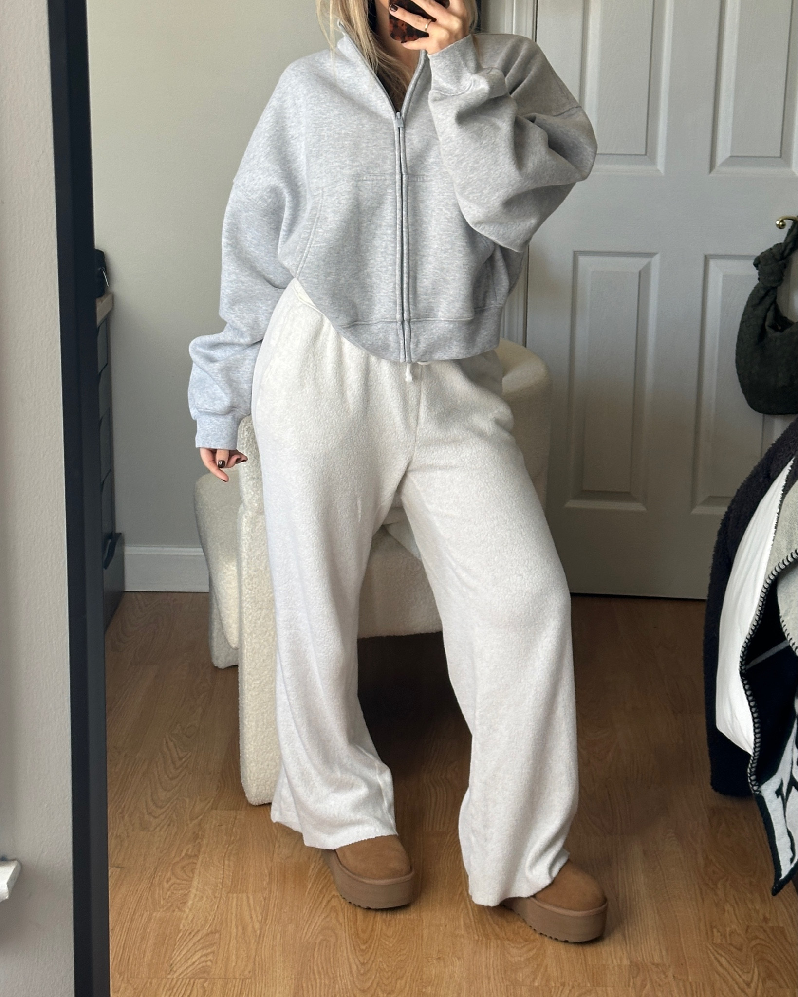 Aerie lounge pants 

#LTKBeauty #LTKHome #LTKGiftGuide