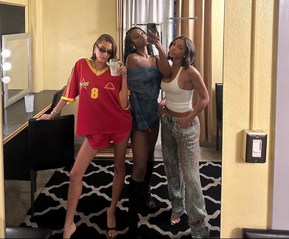 Friends who slay together 💣 Shop these looks below. #haileybieber #justineskye #loriharvey