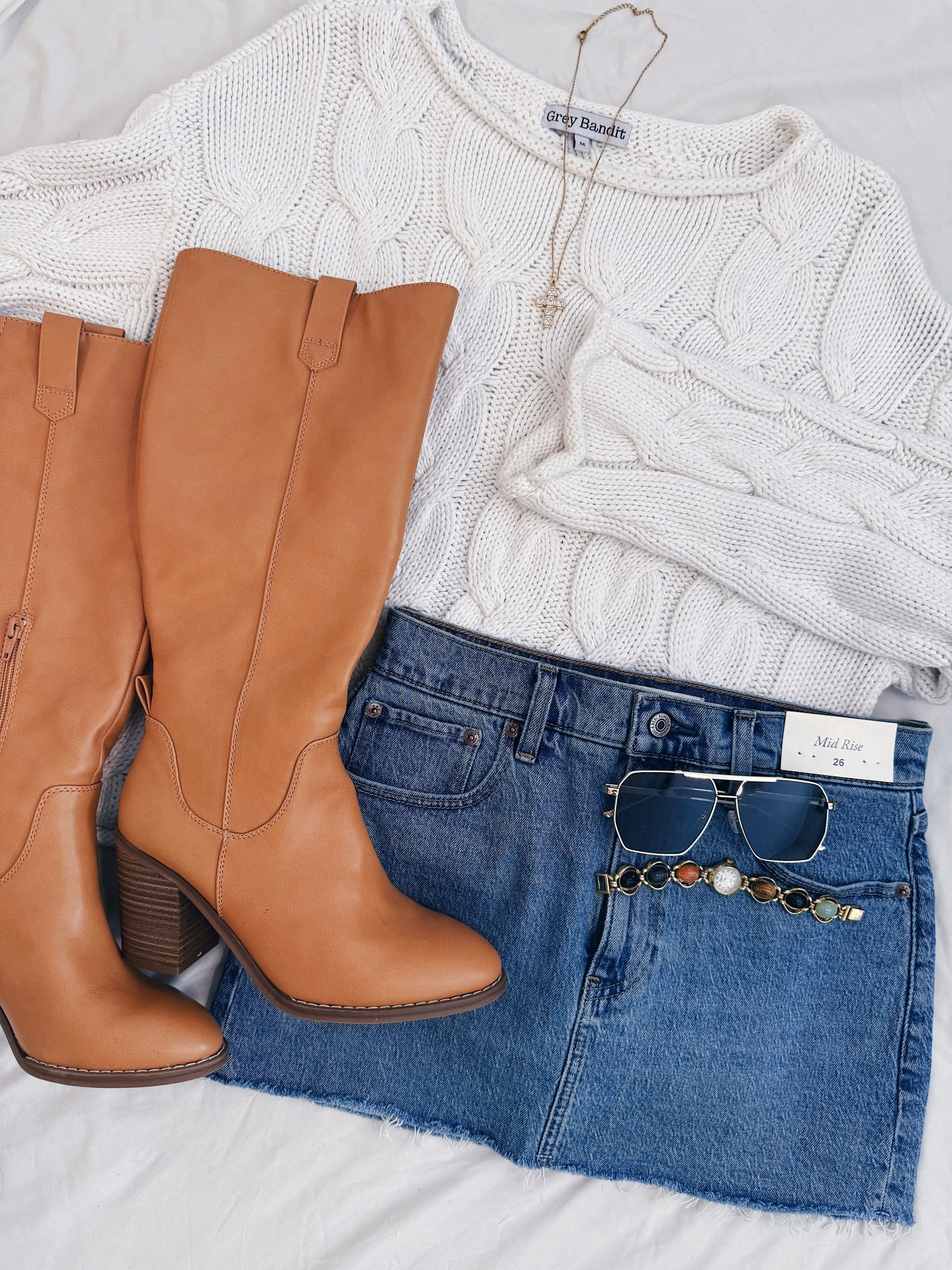 boots are out of stock - linking similar! 

#LTKStyleTip #LTKSeasonal #LTKShoeCrush
