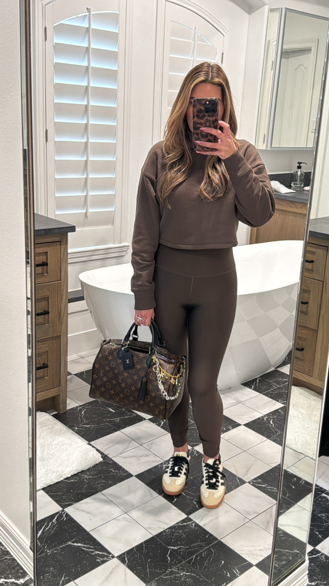 Love this Alo set🤎
Top: small
Leggings: medium


#LTKActive #LTKootd #LTKSeasonal