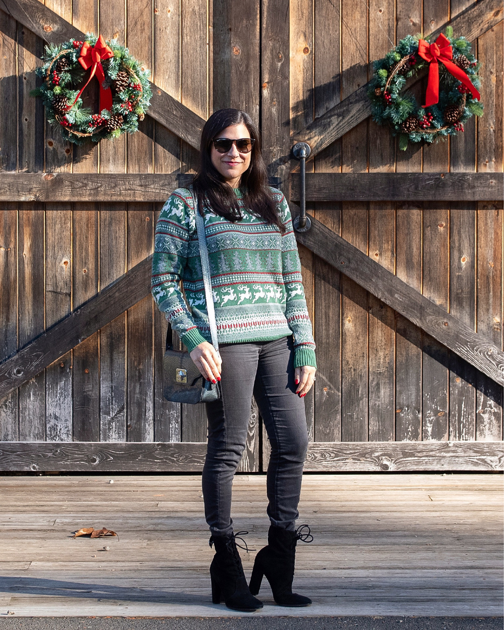 Shopped the men’s department for this reindeer Christmas sweater! More on the blog!



#LTKstyletip #LTKSeasonal #LTKHoliday