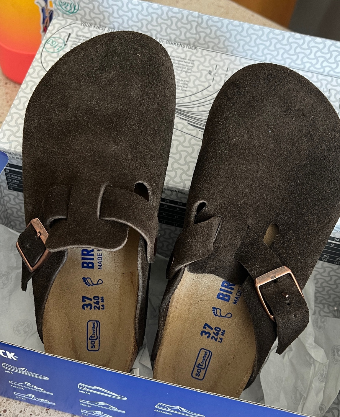 The Birkenstock Boston Clogs in the color ‘mocha’ are the perfect espresso brown color! 


#LTKShoeCrush