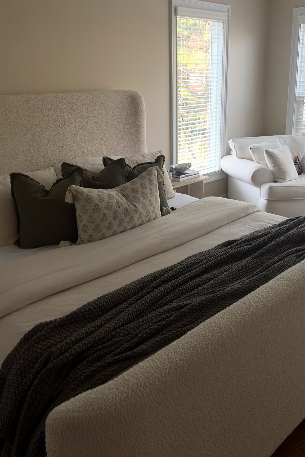 Cloud bed deets ☁️ 

Boucle Bed is from The Lifestyle and Co, but currently sold out everywhere 


Interior design, bedroom inspo, target home, Casaluna, bedroom, bed, sheets, home decor

#LTKhome