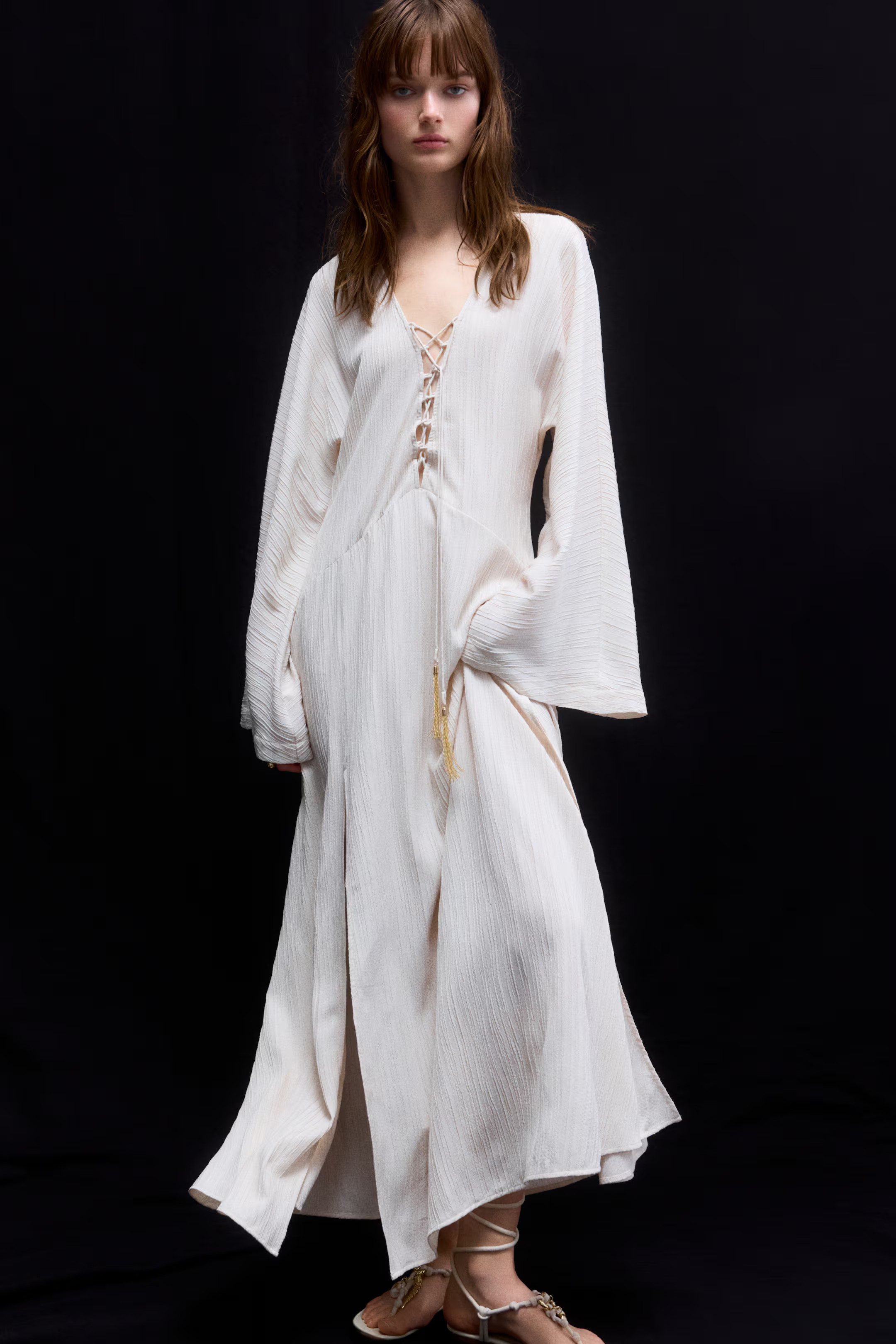 Lacing-detail dress | H&M (UK, MY, IN, SG, PH, TW, HK)