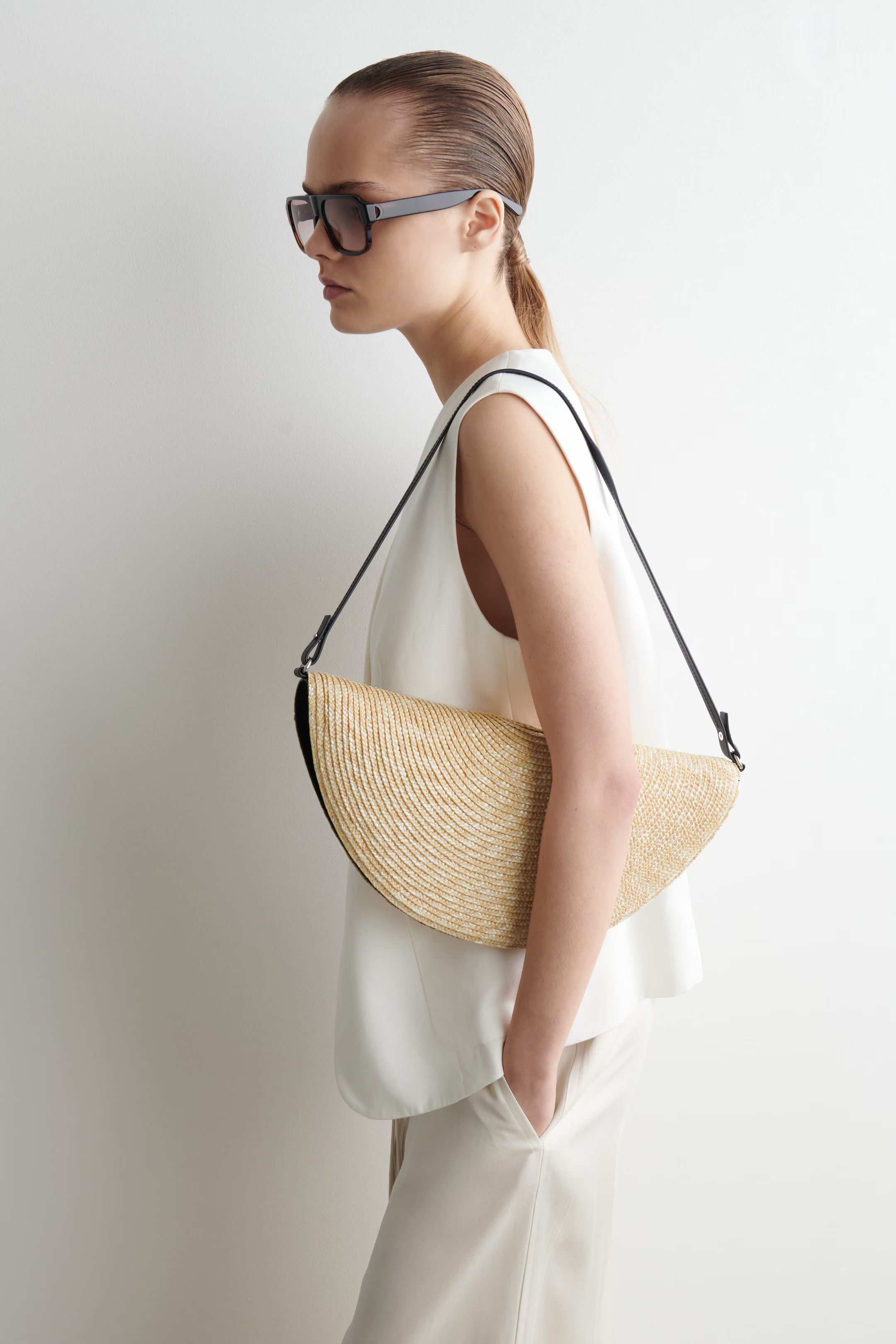 SOLEIL CLUTCH BAG - STRAW - BEIGE | COS | COS UK