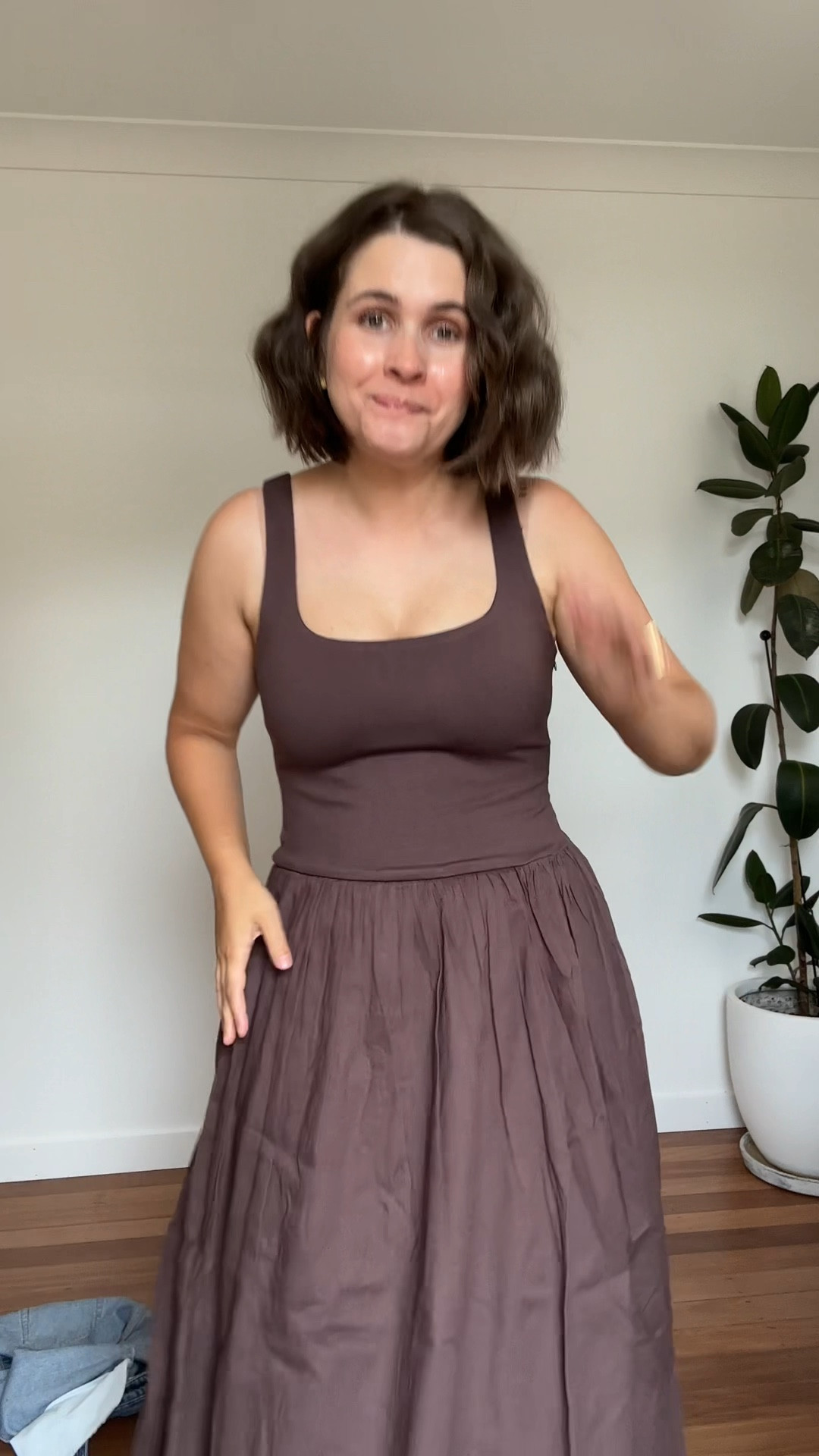The perfect chocolate brown summer dress from Dissh + Bra friendly!
I’m wearing a size 10 and am a standard size 10. I would not size up in this dress 