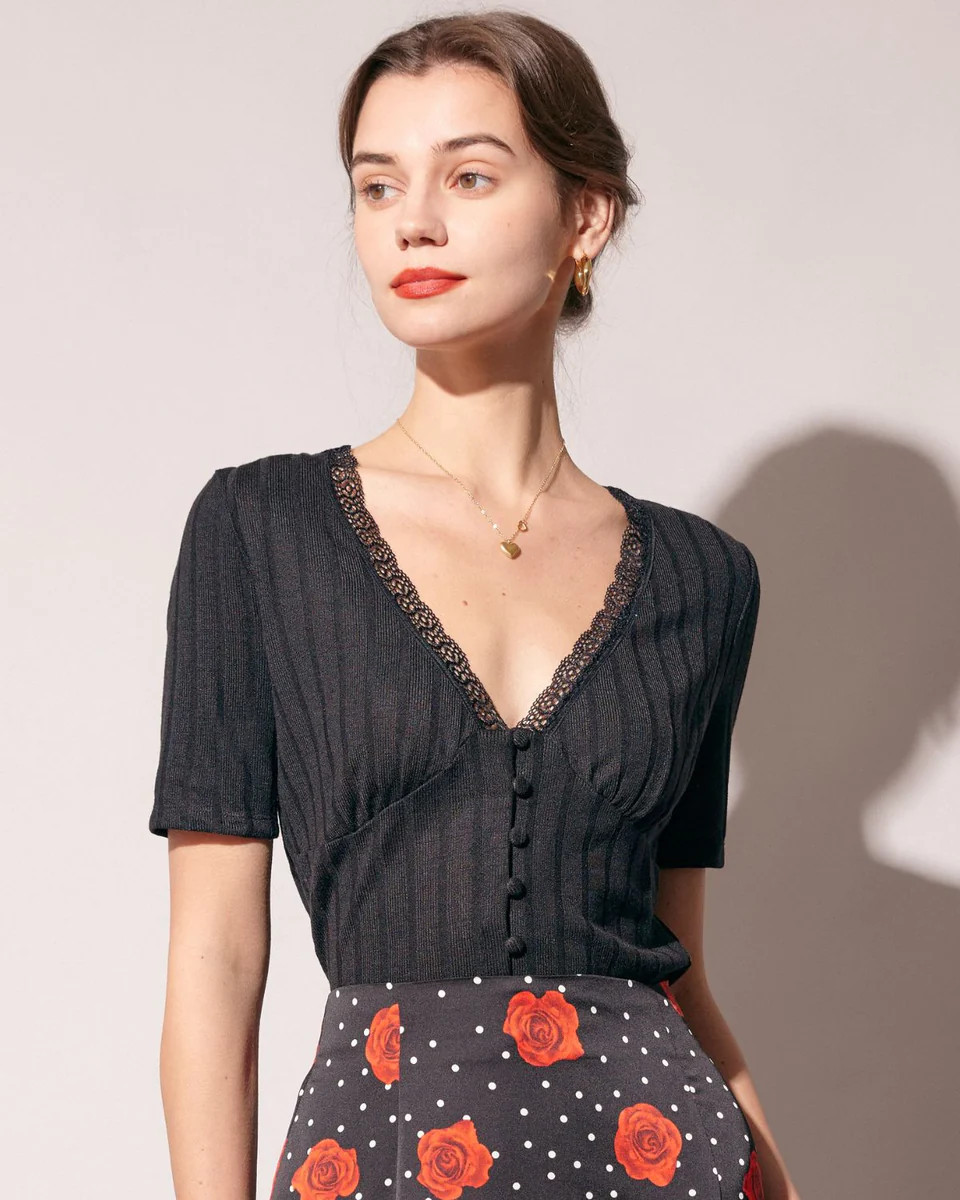 The Ribbed Lace Trim Tee | rihoas.com