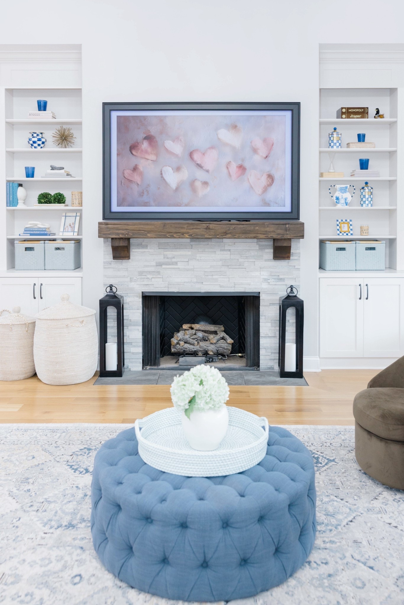 Love this frame tv art for valentines day!

#LTKValentine #LTKSeasonal #LTKHome