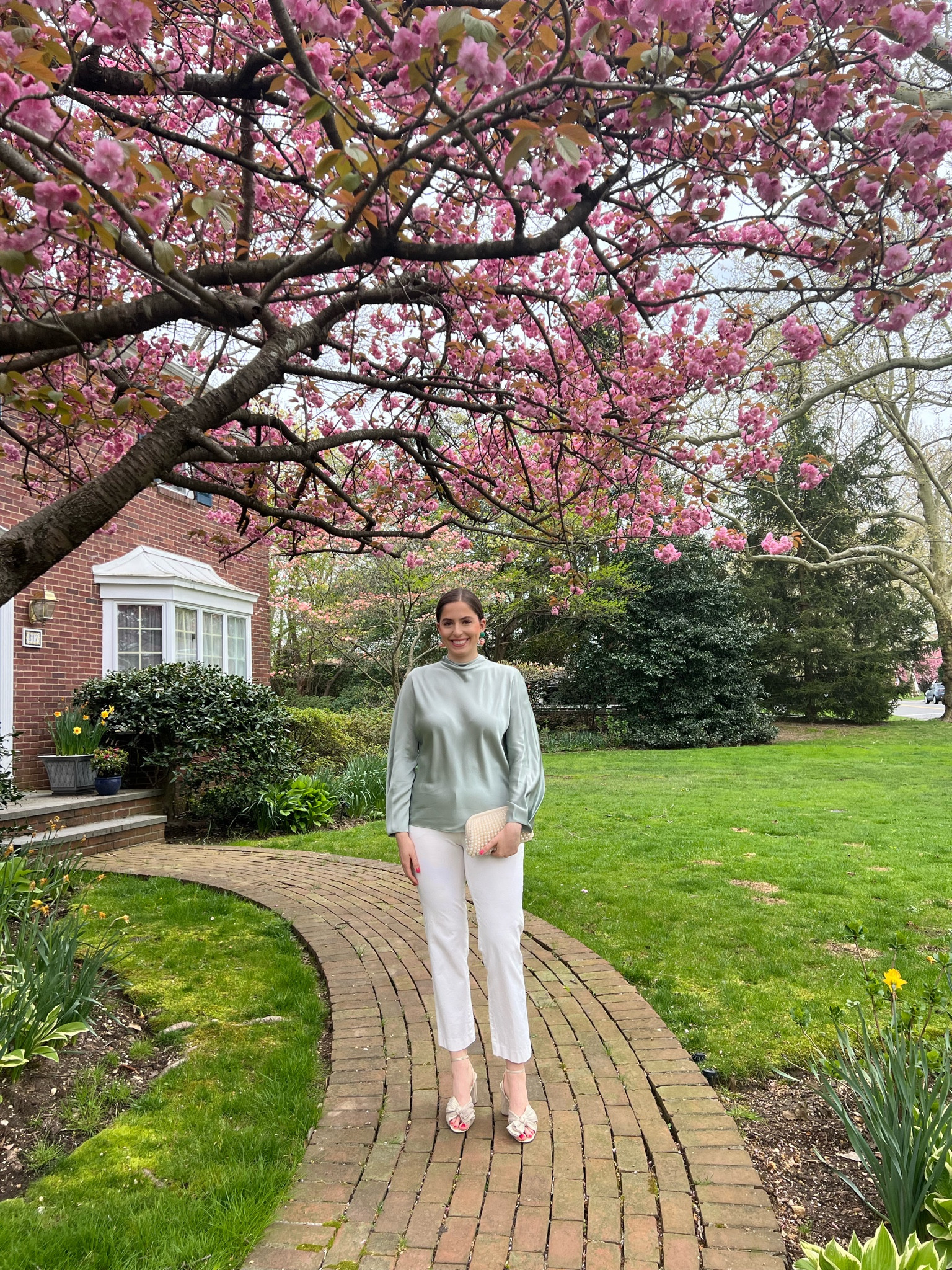 Bought this silk @vince blouse at the outlet, and let me tell you it’s GORG (and highly recommend visiting the outlet) but I have to be smart about where I wear it to because your girl gets sweaty 😅 when she’s nervous…or stressed 😰… so it may never see the inside of a courthouse 😂 just being honest

Silk blouse, silk shirt, white work pants, business casual, Mother’s Day outfit, Mother’s Day, high neck silk blouse, high waisted white pants, bow heels, block heels, pearl bag, pearl clutch, dinner date outfit, date outfit, loeffler Randall, cult Gaia, spring outfit, spring date night outfit 

#LTKSeasonal #LTKstyletip #LTKfindsunder100