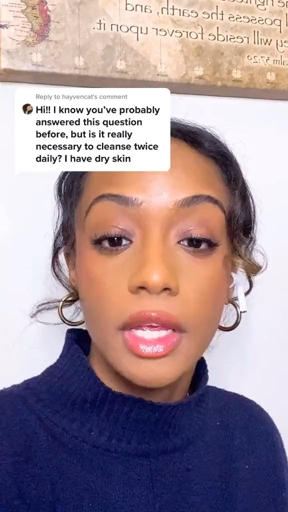 Reply to @hayvencat key points for cleansing dry skin: 1x a day is fine! use a creamy cleanser! and don’t cleanse with hot water!!!!
