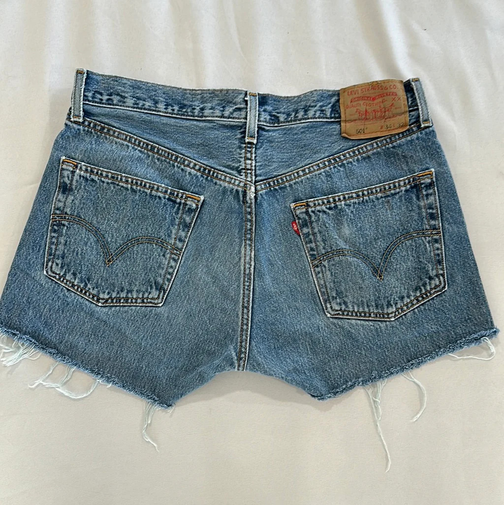 1134. Vintage Levis size 32 | amandenimes