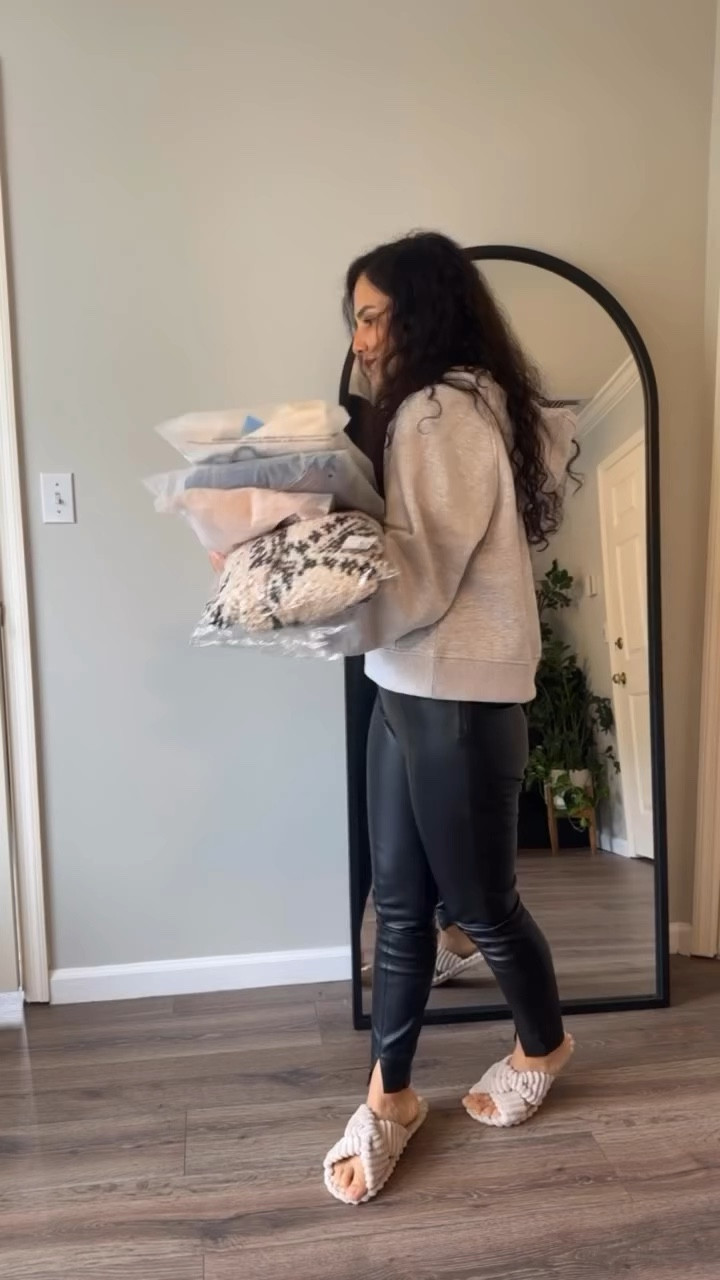 Holiday Looks

#LTKHolidaySale #LTKstyletip #LTKsalealert