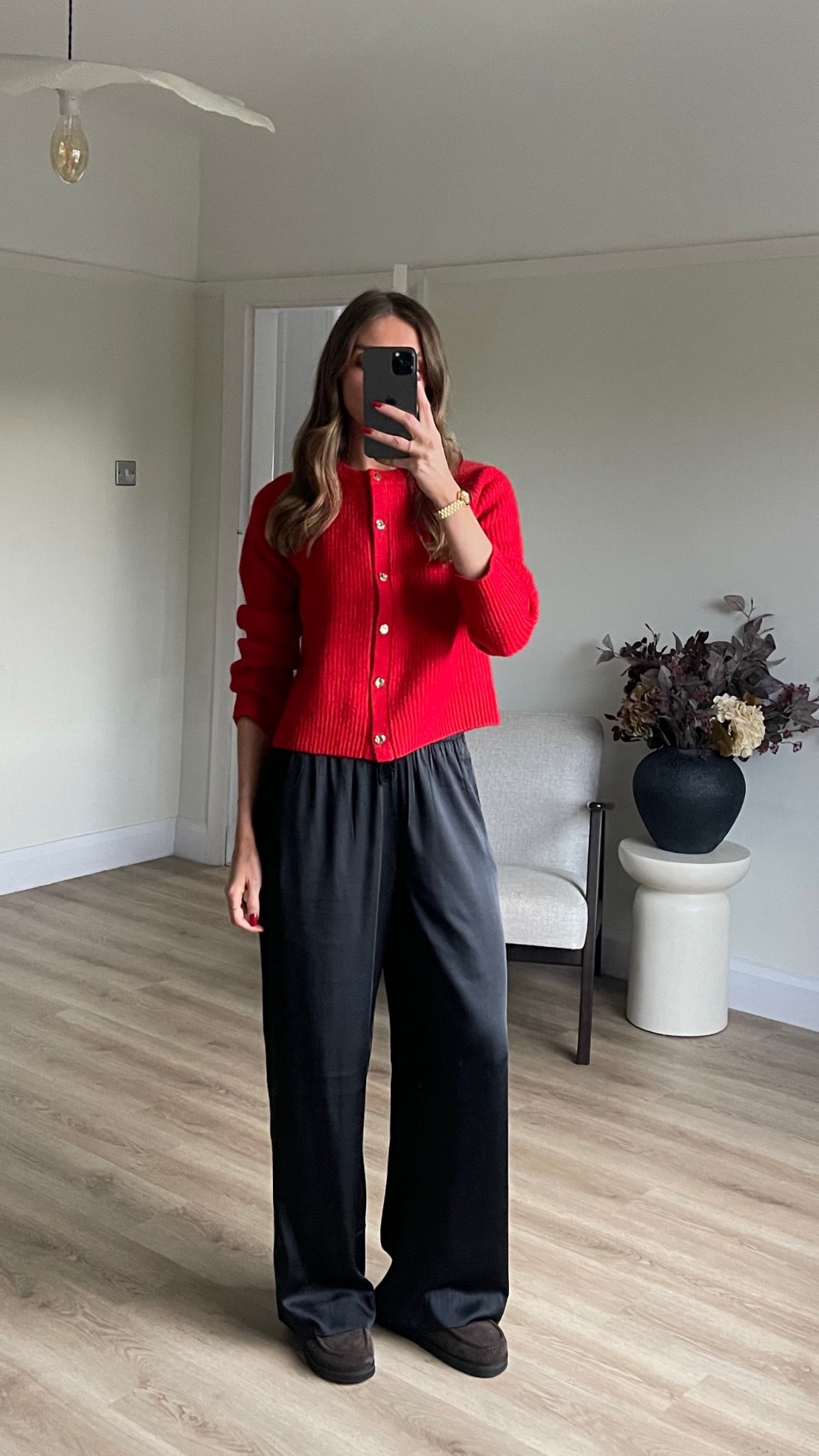 Styling knitwear this festive season 
Small in the red cardigan 
Small reg in the satin trousers
I’m 5ft 6 - probably will swap these for the XS

AD @abercrombie #abercrombiepartner


#LTKuk #LTKfestive #LTKwinter