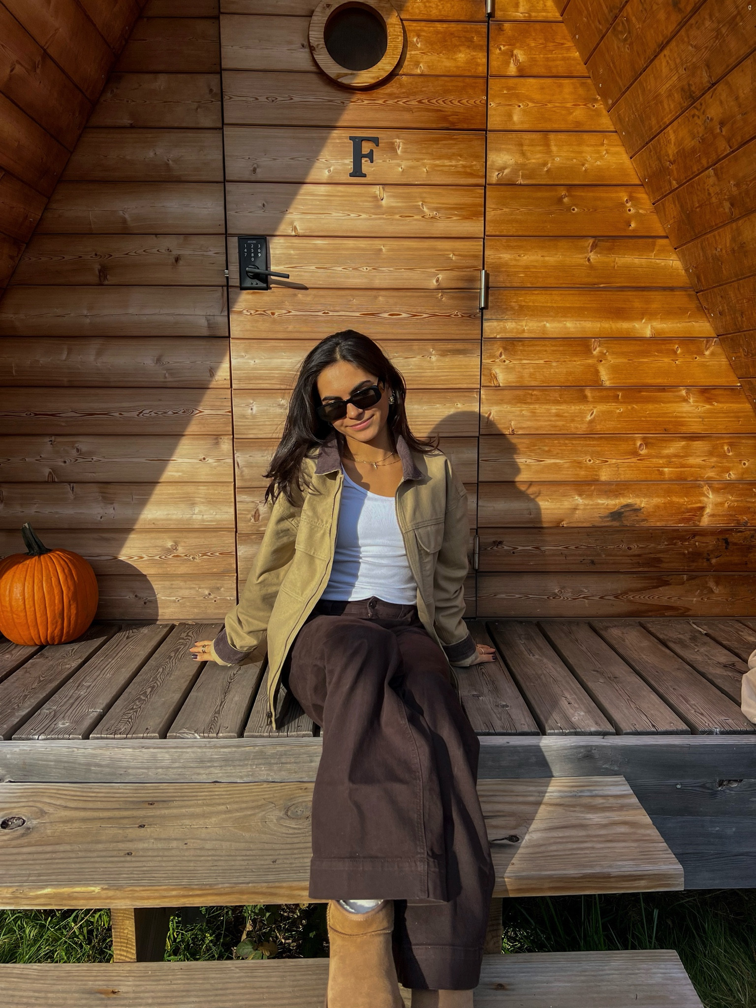 my ideal fall fit— barn jacket, brown loose jeans, platform uggs

#LTKSeasonal