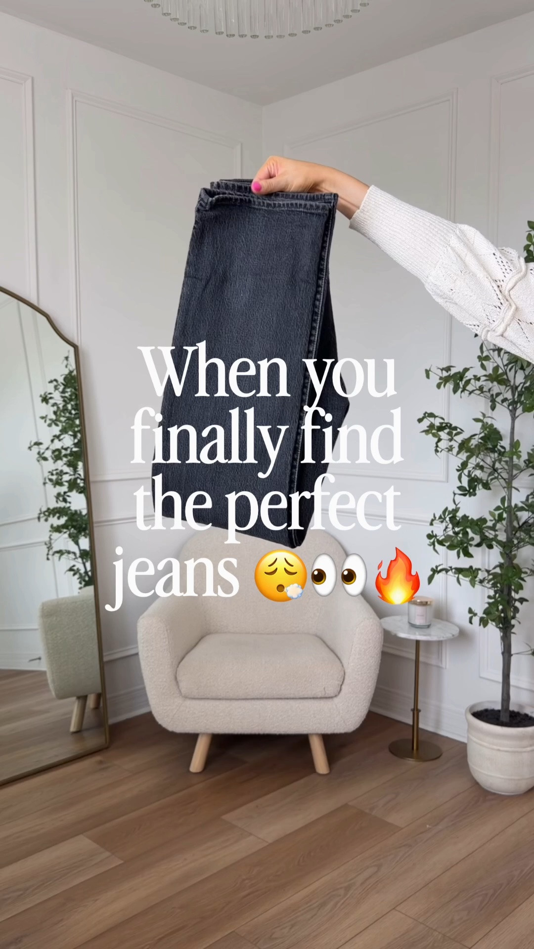 #Nsale outfit! These high rise @levi jeans are so good! Wearing a 27
