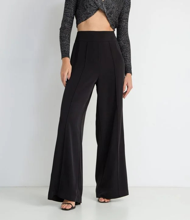 Calça Pantalona em Crepe com Friso Frontal Preto | Renner (BR)