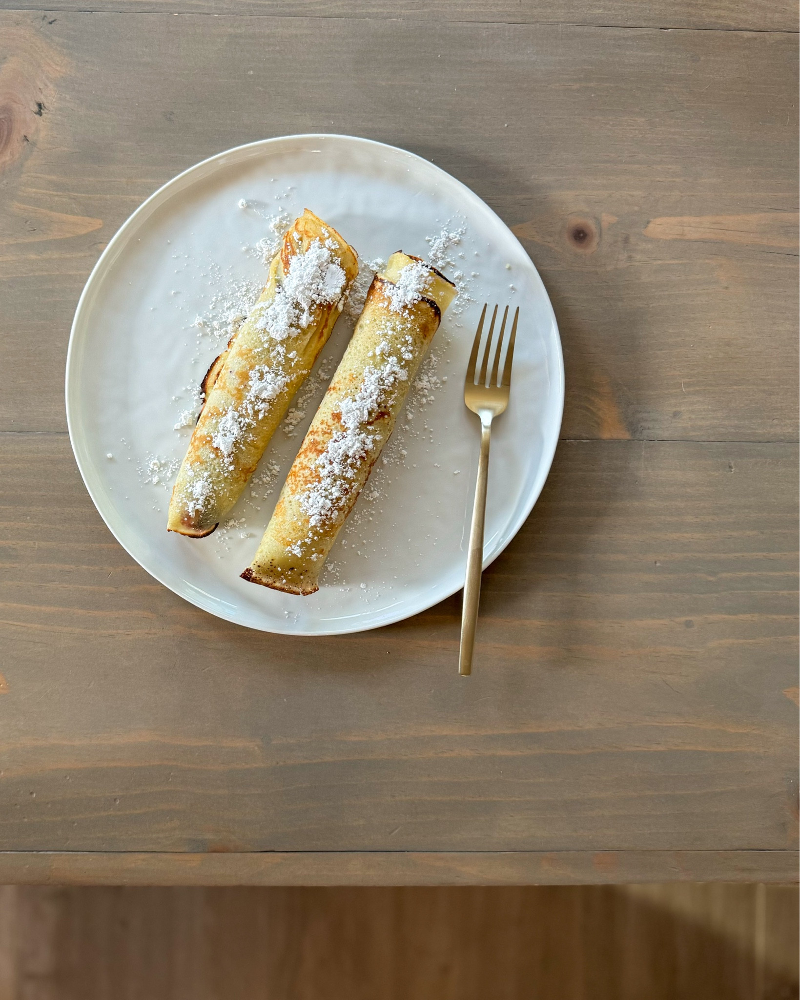 The prettiest, slightly imperfect, textured, sparkly dinnerware paired with affordable and minimalist soft gold flatware makes for hosting perfection. 😍 

#dinnerware #plates #bowls #flatware #silverware #hosting #entertaining #kitchendecor #serveware 

#LTKSeasonal #LTKHome #LTKFindsUnder50