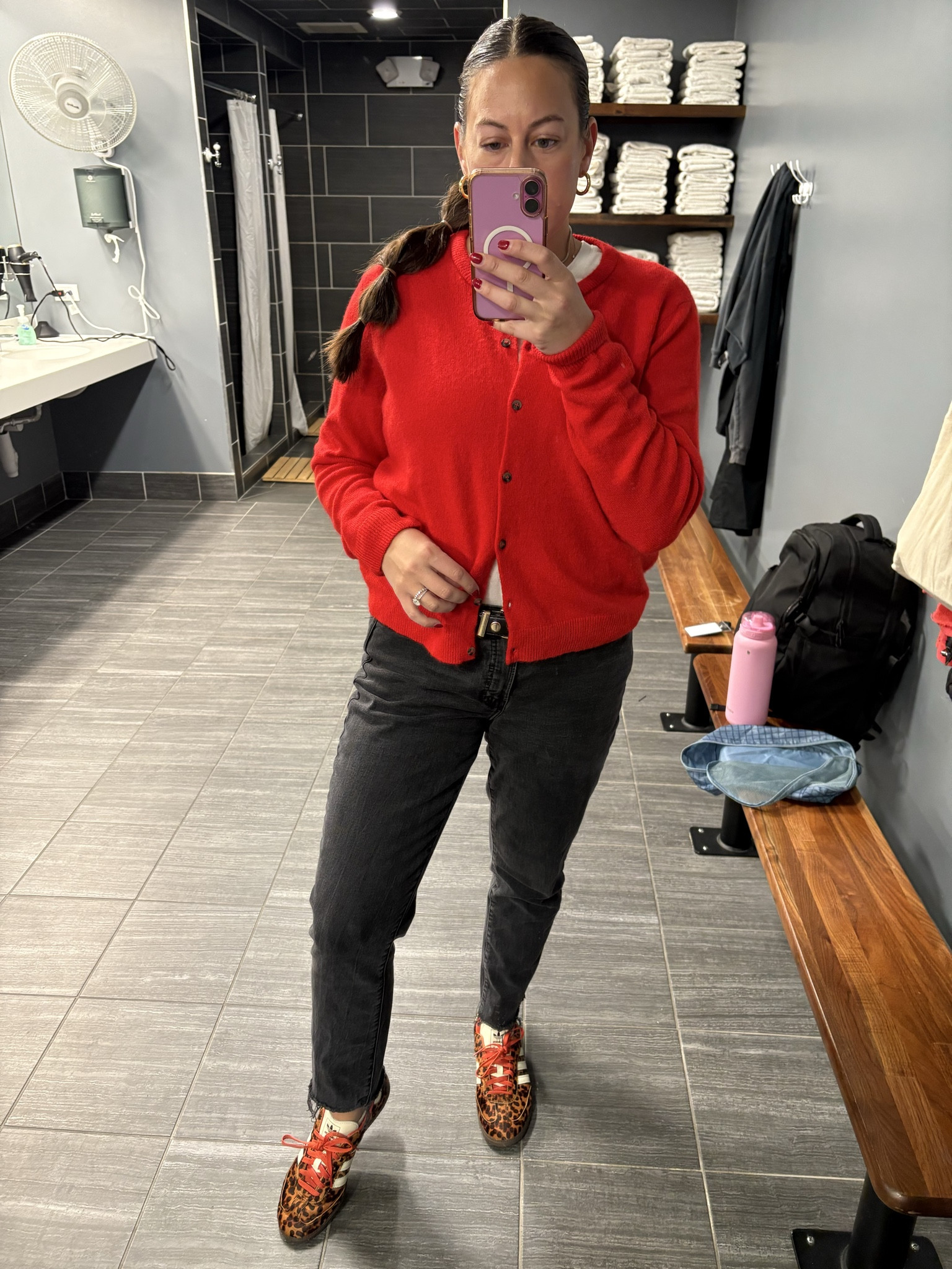 This sweater is SO soft and cozy and under $30. Wearing a medium. Thinking of getting a few more. 

H&M / sweater / button down / black denim / cheetah print 

#LTKSeasonal #LTKFindsUnder50 #LTKSaleAlert