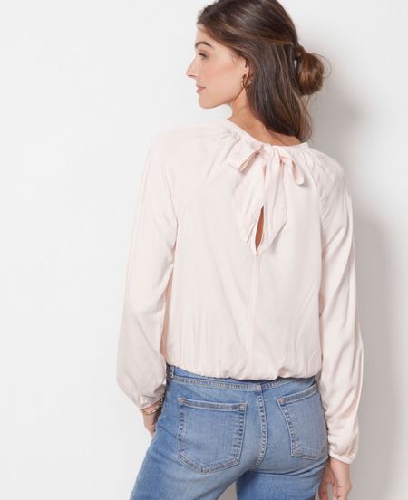 Light blush pink top. Elastic at the waist, and gathered at the neck. Bow detail in the back. Runs tts. Style with denim or flowy trousers.

#LTKstyletip #LTKFind #LTKunder100