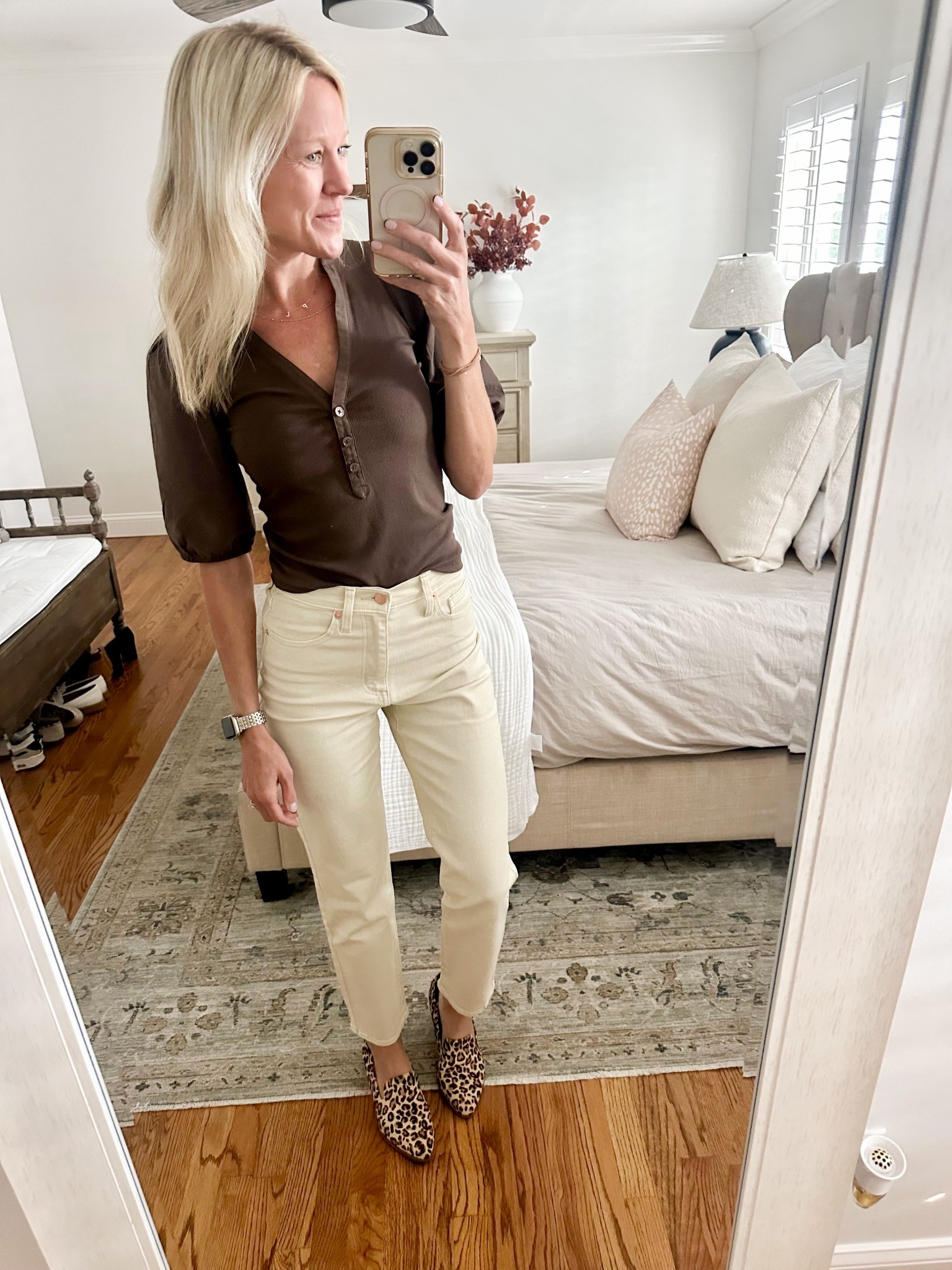 Fall look, fall outfit, fall style 

Top- xxs
Jeans- 25 

#LTKSeasonal #LTKStyleTip