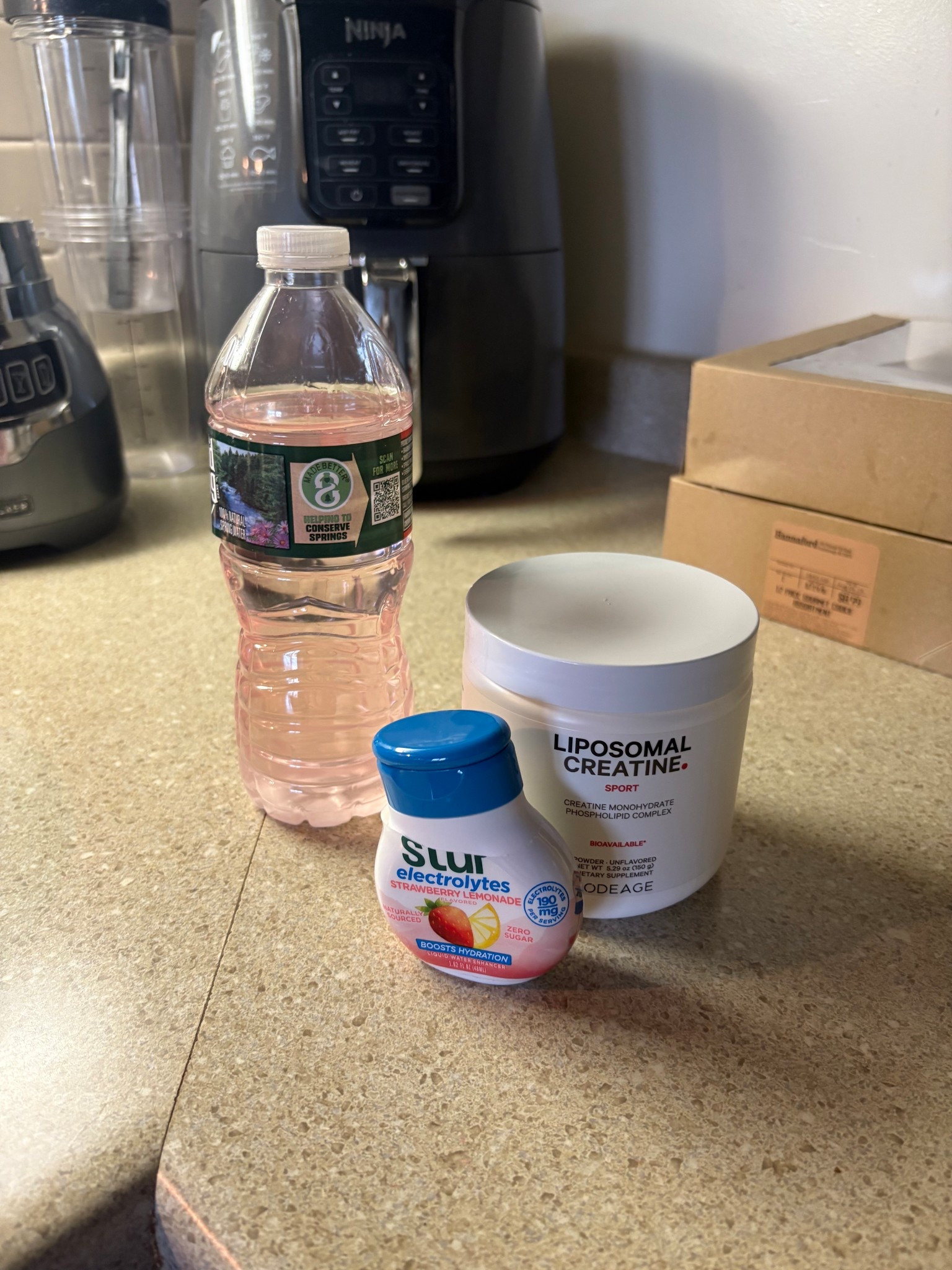 You guys! This is my favorite morning drink now. Creatine and electrolytes in one! Has helped with increase in muscle mass as well as hydration and concentration at work!