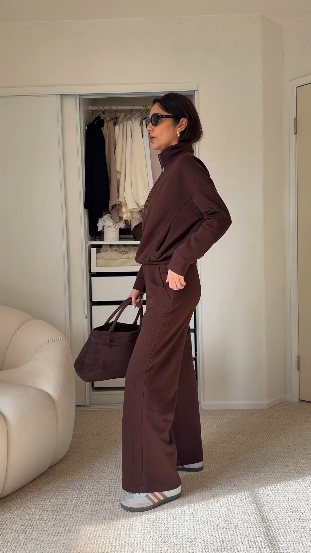 Amazon, but styled like old money.

Who knew an Amazon sweatpants set could look this polished?
This is proof that quiet luxury style isn’t about logos — it’s about fit, fabric, and styling.

I’m wearing a brown Amazon matching set styled to feel elevated, minimal, and timeless.
Perfect for errands, travel days, or chic off-duty looks 🤎

Amazon sweatpants set: Wearing size M , more colors available, getting more for sure.

The faux brown bag is also Amazon designer inspired under $40, looks great and fits my 14” laptop 💻.

➡️ Save this for Amazon outfit inspiration that actually looks expensive.
