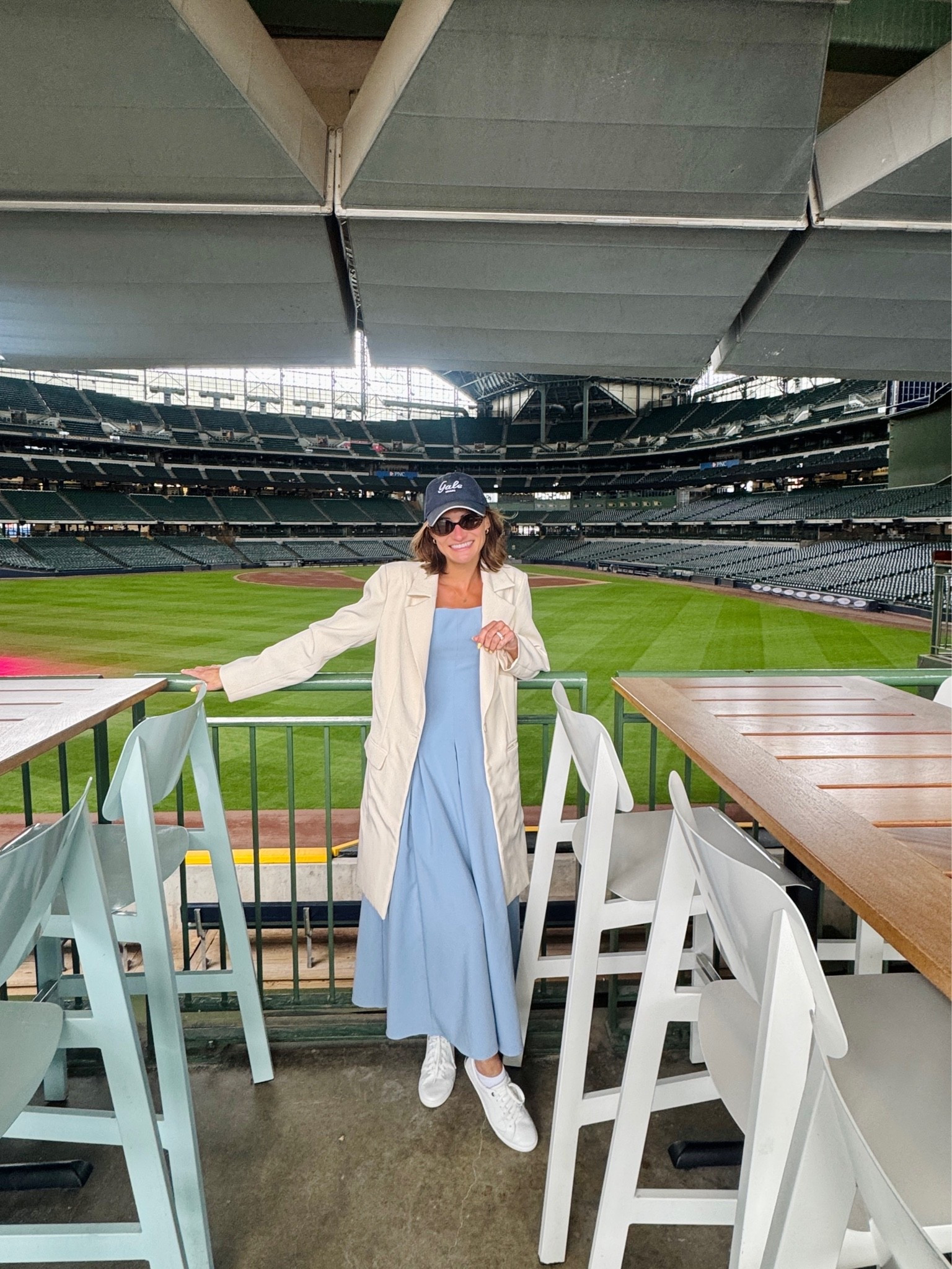 ⚾️ We ate at the Brewer’s stadium restaurant and played BINGO which is a home run in my book. Shop this oversized blazer paired with this baby blue midi from #nordstrom with my link today! #dress #travel

#LTKdayinmylife #LTKootd #LTKWorkwear