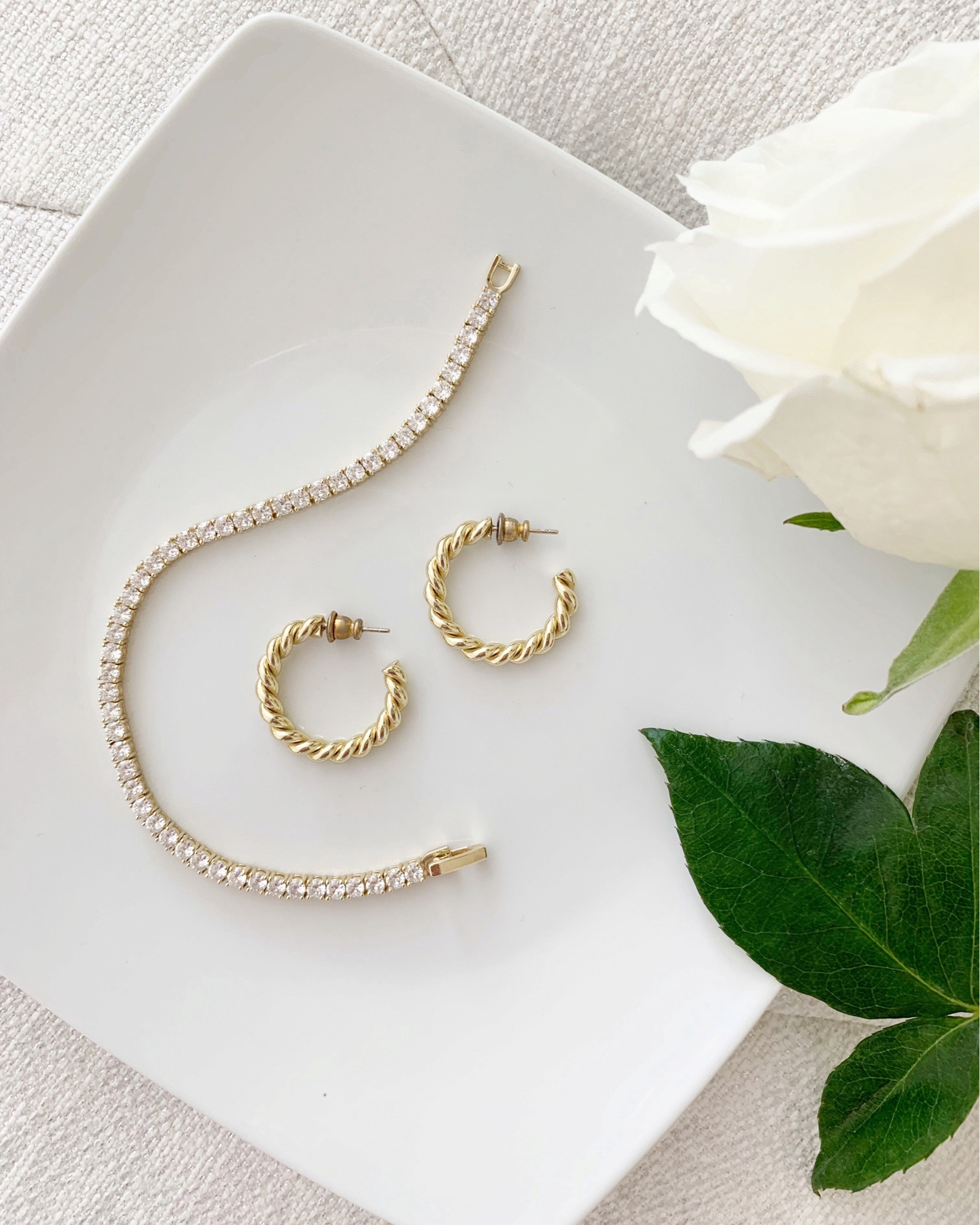 My favorite PAVOI Tennis Bracelet and PAVOI Twisted Rope Hoop Earrings are the perfect gift for the jewelry lover. 

PAVOI jewelry, amazon jewelry, gold tennis bracelet, gold hoop earrings, amazon gifts 

#LTKbeauty #LTKHoliday #LTKGiftGuide