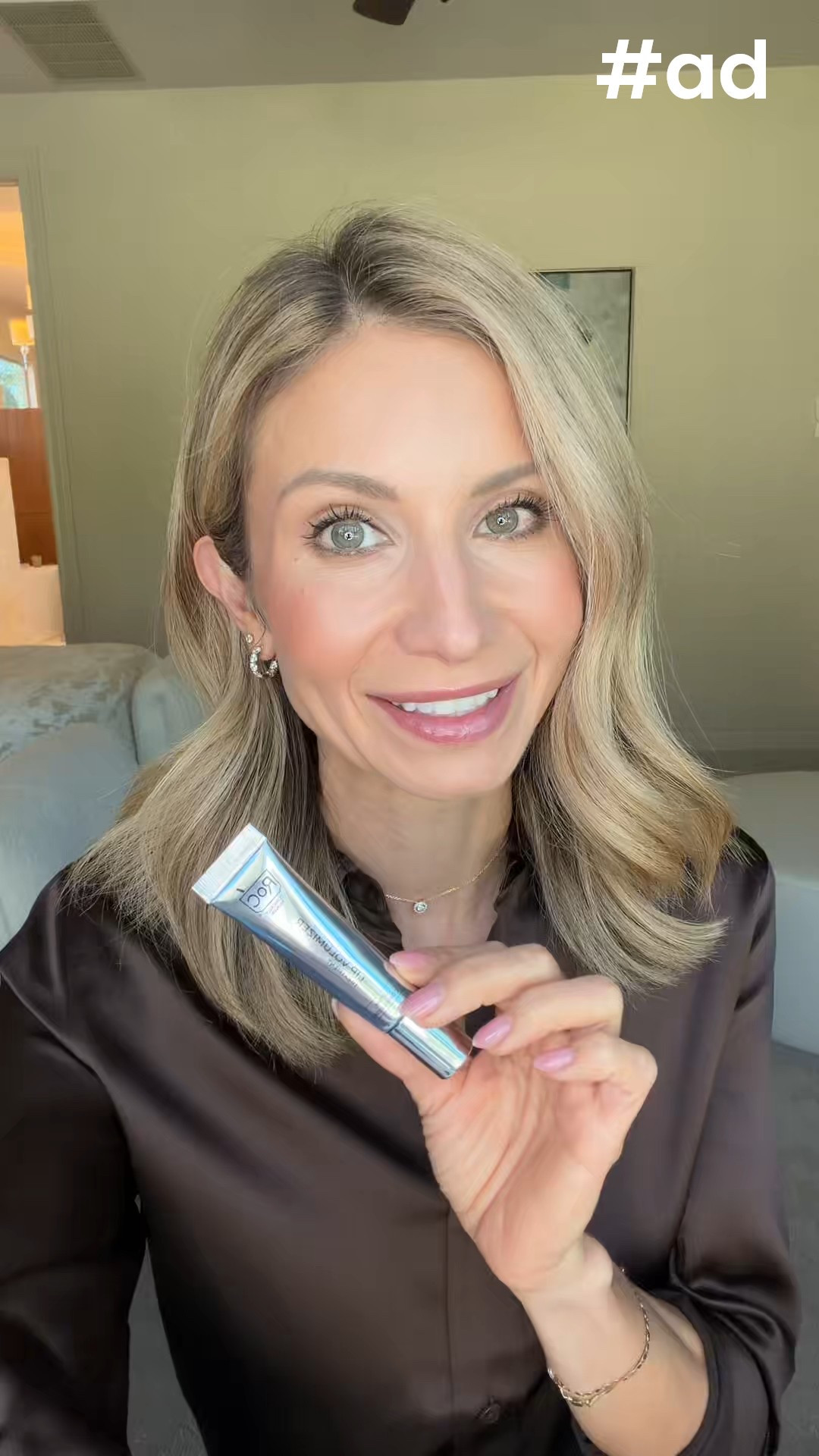 #ad I wasn’t expecting these results in minutes… but wow! The @rocskincare Lip Volumizer gives instant fullness while smoothing lines + texture. And the feel is SO good!
#roc_partner #rocskincare #TargetPartner #target @Target

#LTKBeauty #LTKOver40