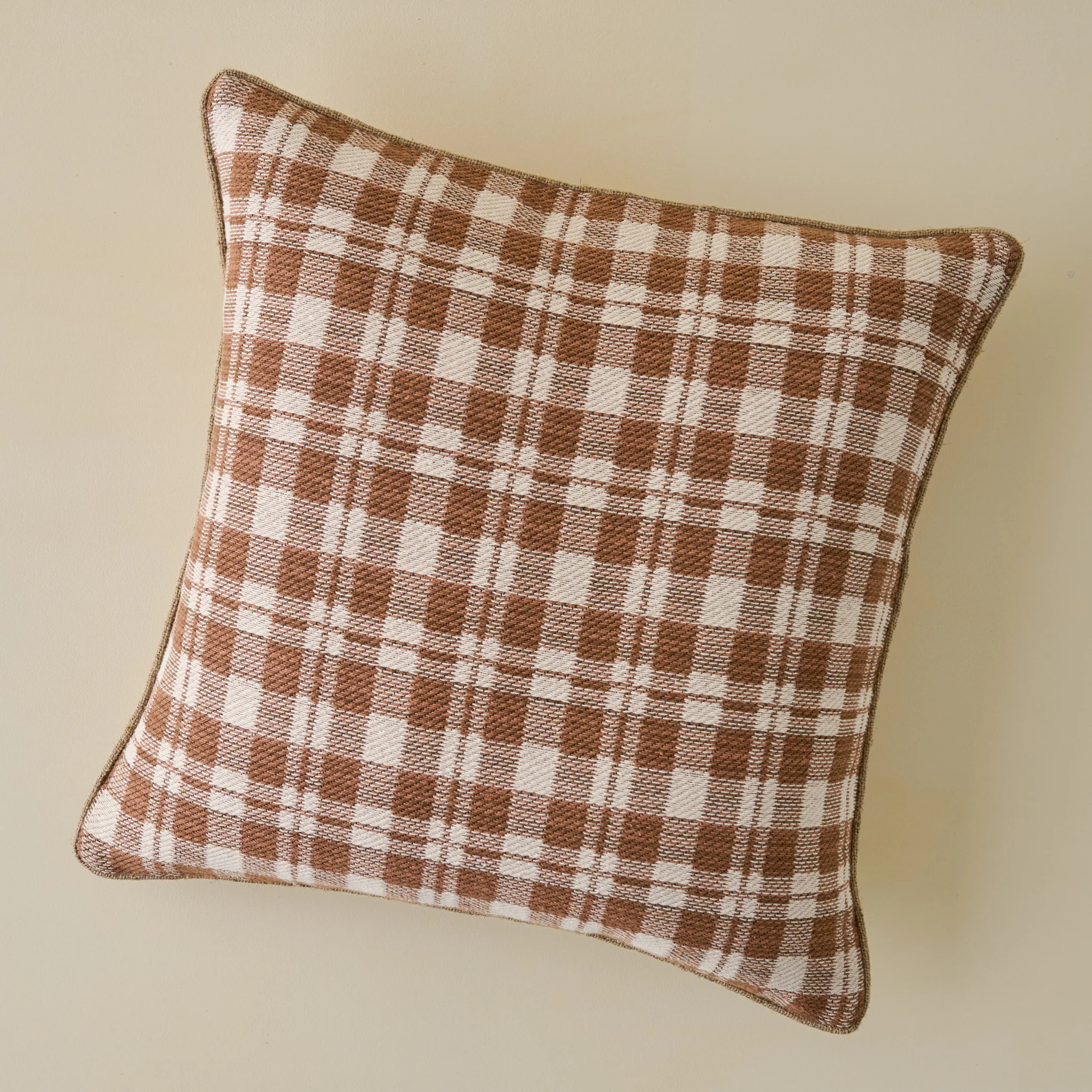 Chloe Pillow w/fill 18x18 | Magnolia