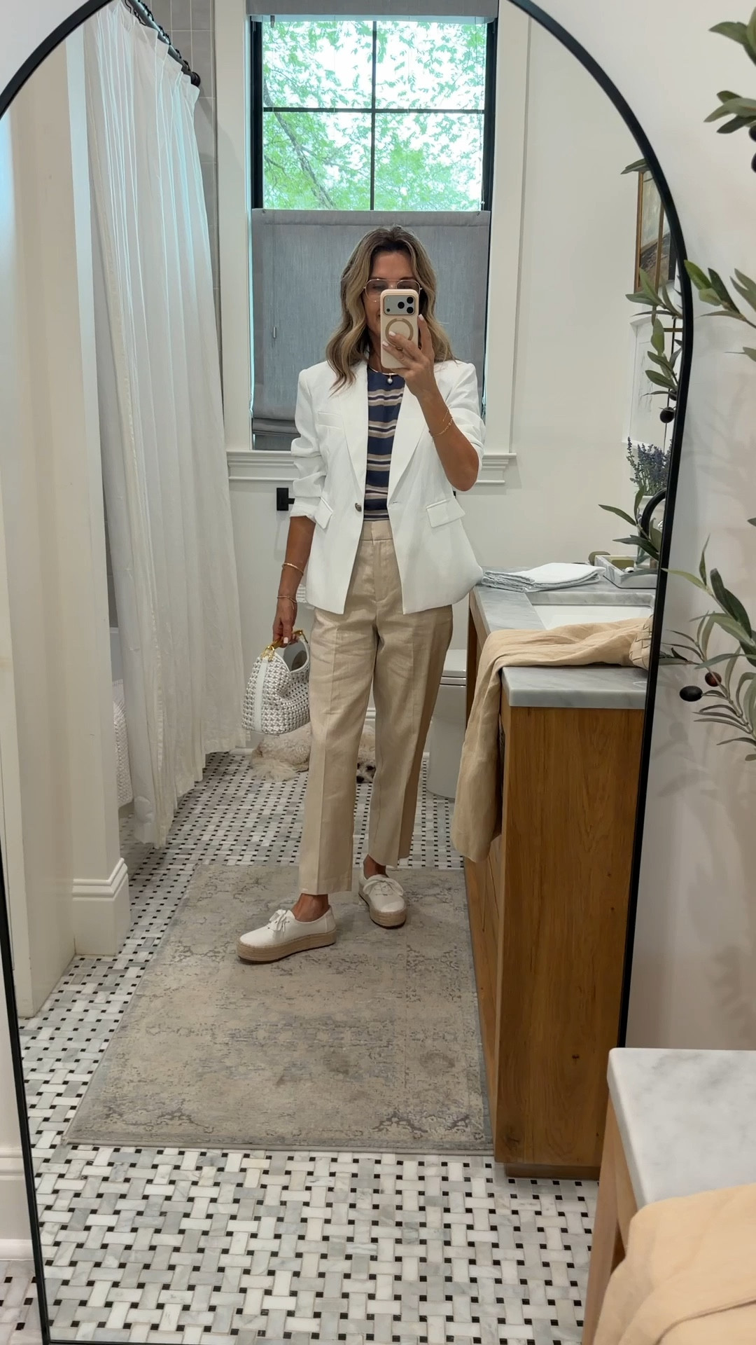 I’m 5’6”
Cashmere sweater XS 
Blazer XS 


#LTKOver40 #LTKootd