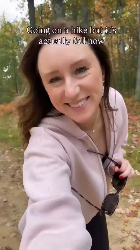 Fall activewear, but make it layers 🍂 Took my favorite brown activewear set from workout to a fall hike with a soft pink sweatshirt and classic barn jacket. The easiest kind of fall outfit for cool mornings, weekend walks and everyday errands. 

 #falloutfitswomen #barnjacket #womensathleisure #fallactivewear #momoutfit #LTKfitnessgoals #LTKmomlife #LTKActive