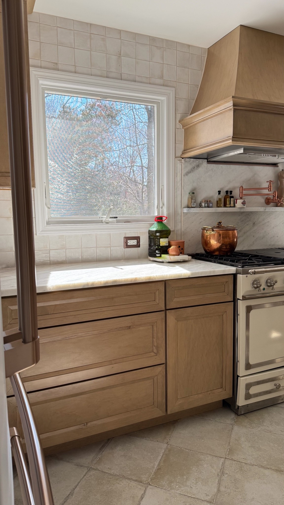 No knobs but a function kitchen!
-
We especially love our @tileclub tiles! Shop here:
-

#LTKdayinmylife #LTKstorytime #LTKHome