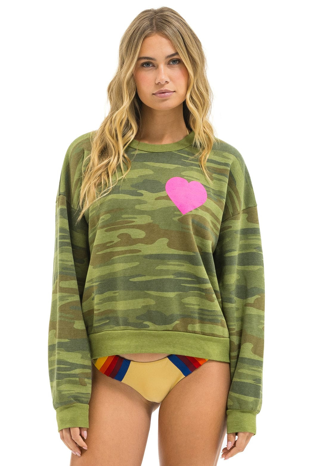 HEART PRINT RELAXED CREW SWEATSHIRT - CAMO // NEON PINK | Aviator Nation