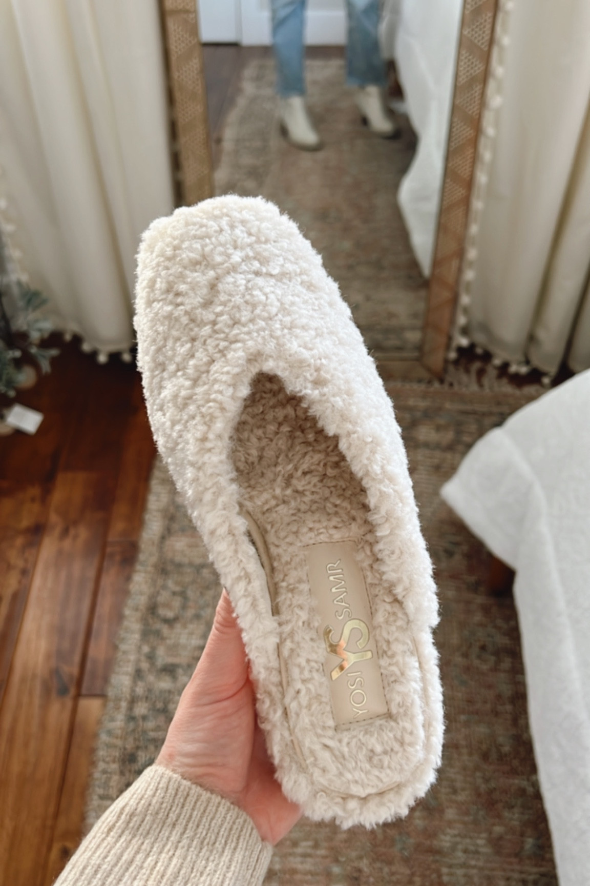 Cute faux shearling slipper shoes! 

#LTKstyletip #LTKunder100 #LTKshoecrush