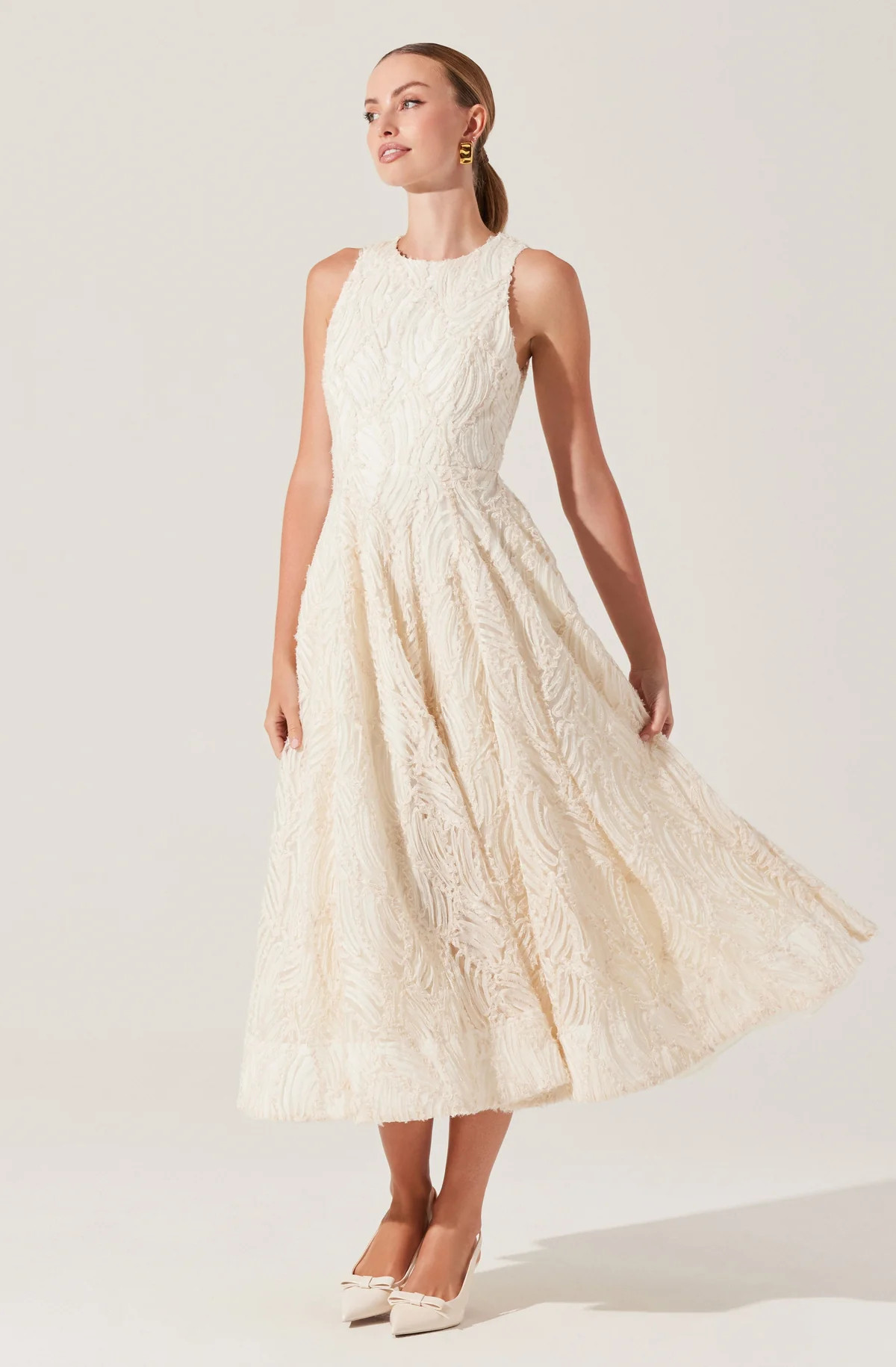 Lillemor 3D Textured Midi Dress - Cream / M | ASTR The Label (US)