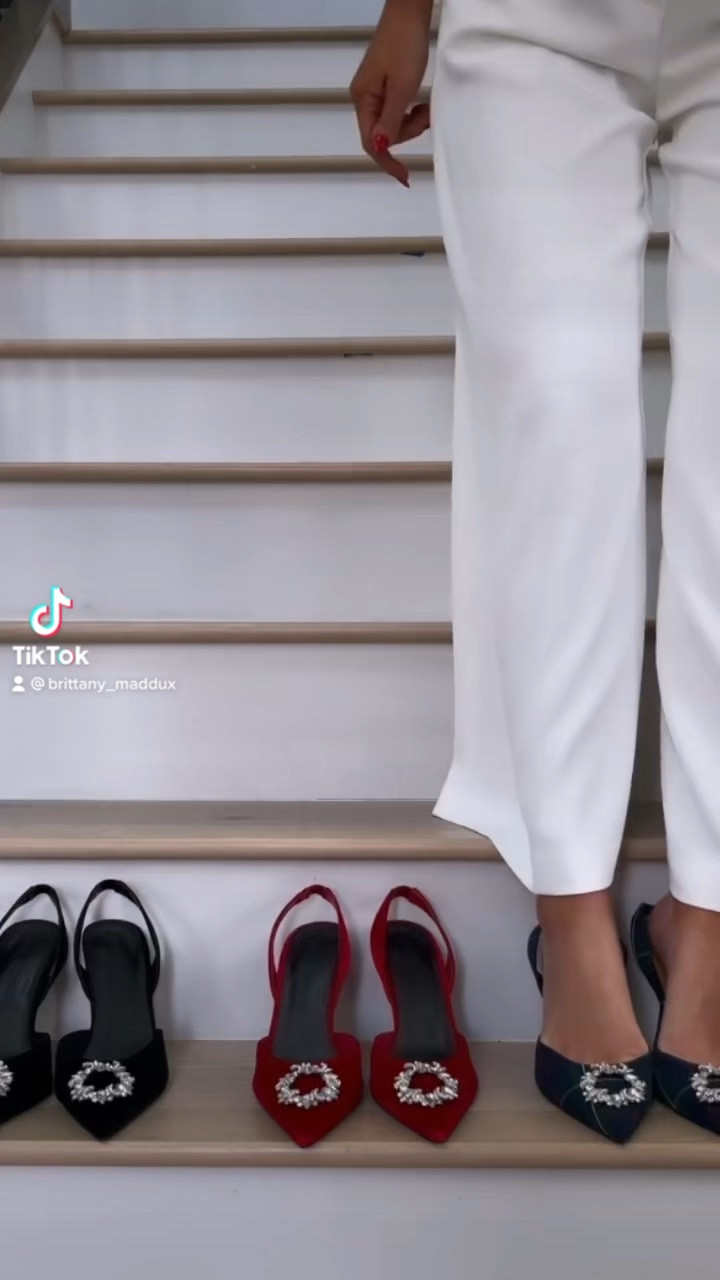 Holiday shoes, red heels, Christmas plaid heels, red and green plaid heels, vici dolls, holiday heels

#LTKHoliday #LTKshoecrush #LTKstyletip