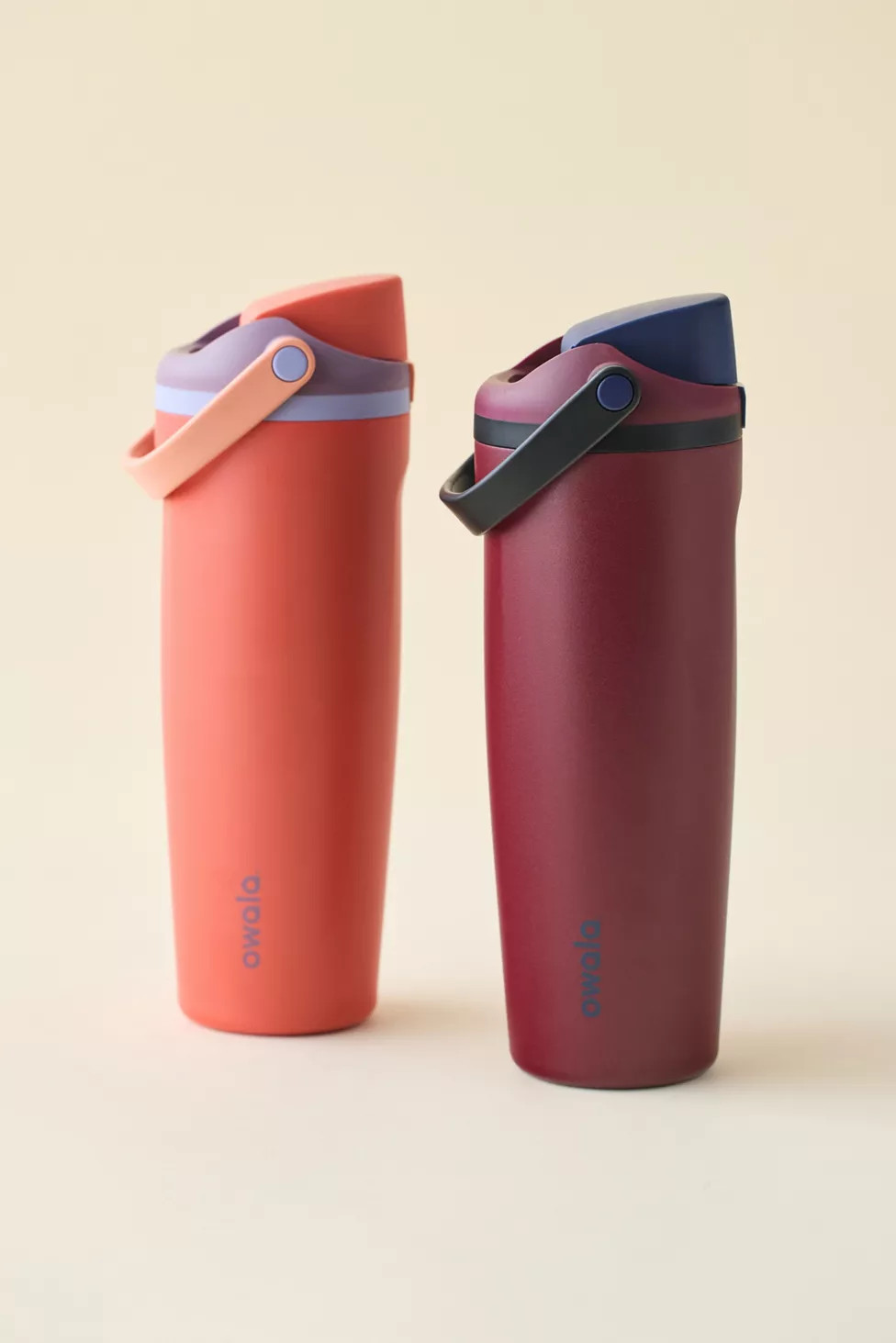 Owala FreeSip® Sway 30 oz Water Bottle | Urban Outfitters (US and RoW)