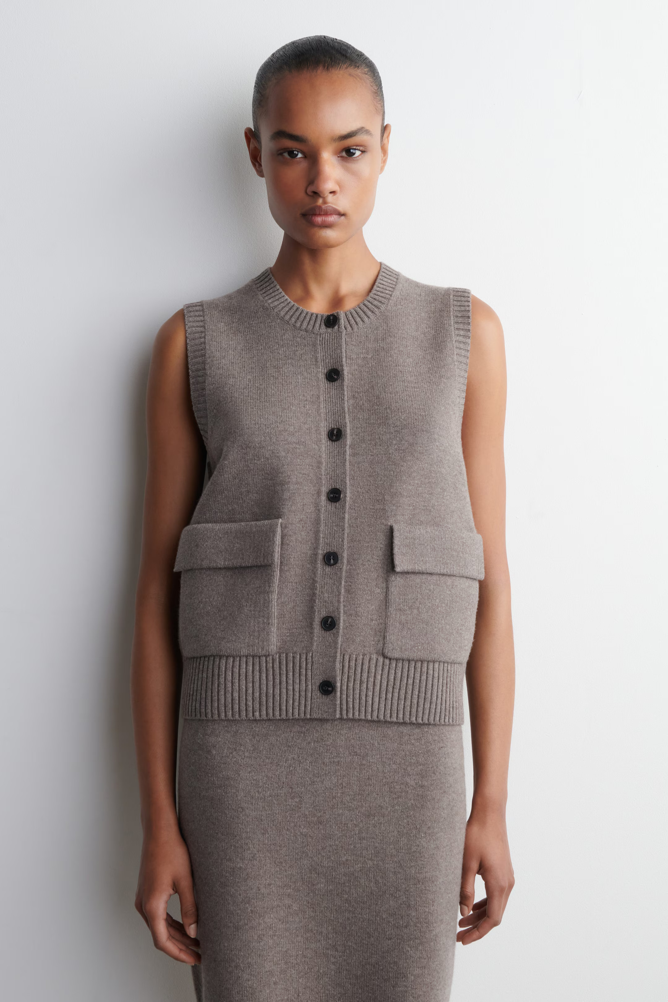MERINO WOOL BUTTONED VEST - BROWN | COS | COS (EU)