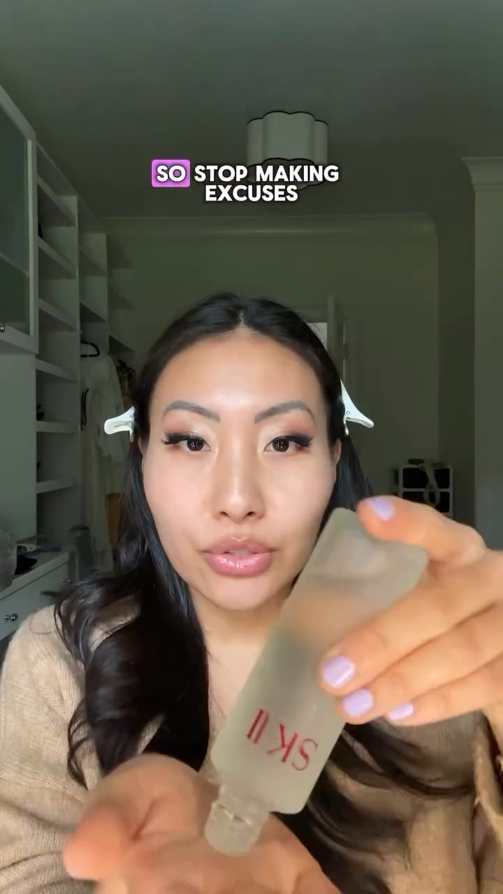 You can either be a good witch or a bad witch.

@iliabeauty The Necessary Eyeshadow Palette
@dieuxskin Angel Eyes
@onesize Liquid Liner
@skii.usa Facial Treatment Essence
@sulwhasoo.us Concentrated Ginseng Ampoule Serum
@loccitane Emulsion Enriche
@tula SPF
@erborian_usa CC Red Correct
@bobbibrown Weightless Skin Foundation
@lorealparis Brow Lamination
@olaplex Bonding Oil
@janeiredale Lip Glaze