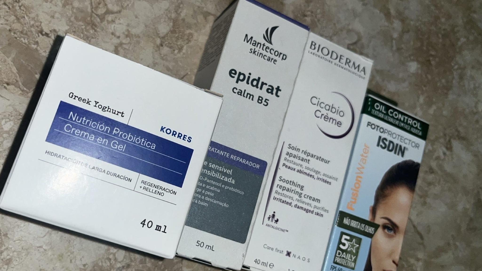 Produtos que uso no meu dia a dia!

1- hidratante com probióticos da Korres
2- hidratante reparador da Mantecorp
3- creme reparador da Bioderma
4- protetor solar da Isdin

Tenho pele seca, sensível e com acne. Nos últimos dias não segui completamente a dieta, o que fez com que tivesse um aumento da acne. Agora tô voltando a controlar e me cuidando de dentro pra fora e de fora pra dentro! 🫶☺️

#LTKbrasil #LTKbeauty