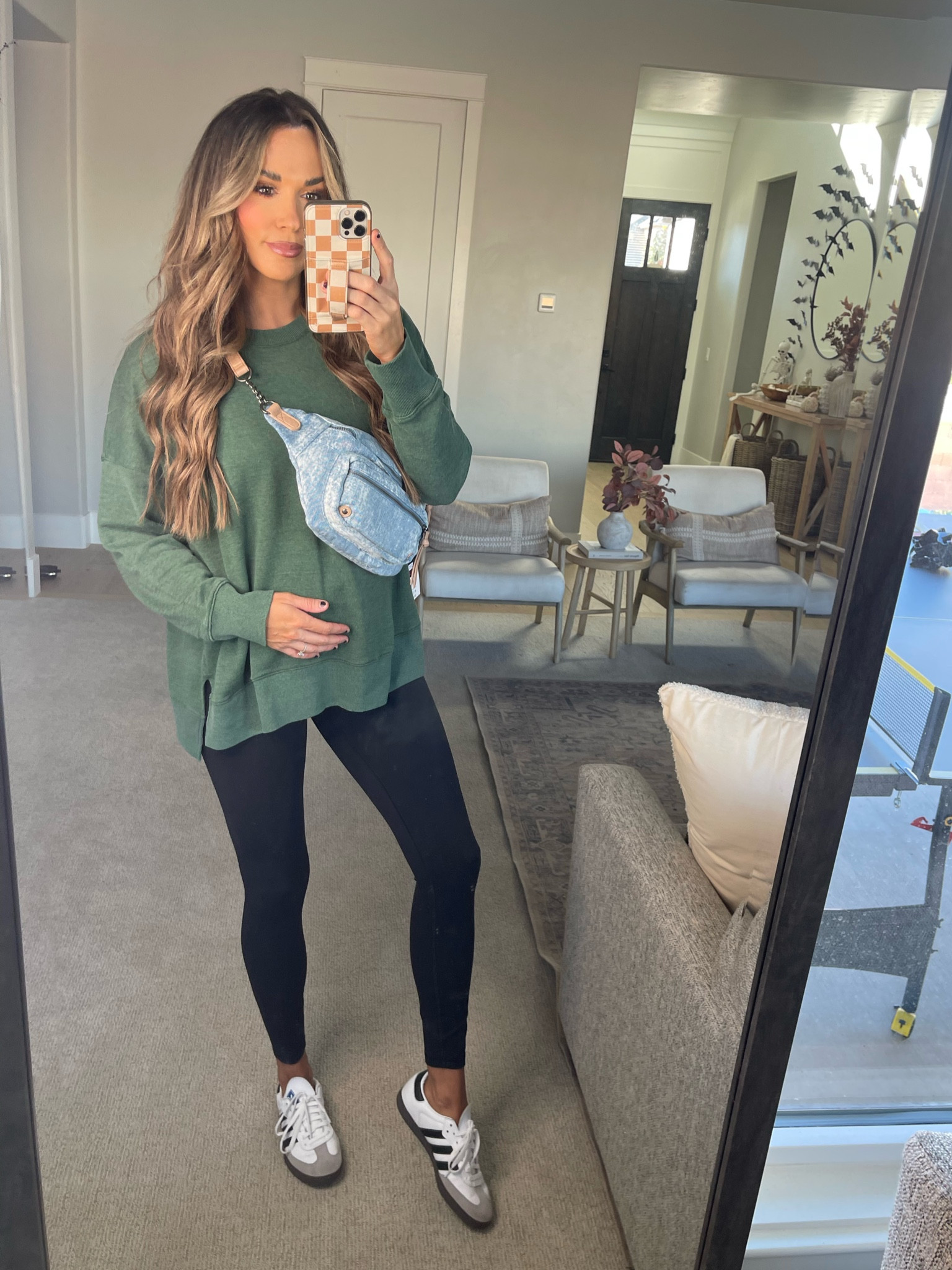 Sweater size Xl $10
Leggings medium

#LTKstyletip #LTKfindsunder50