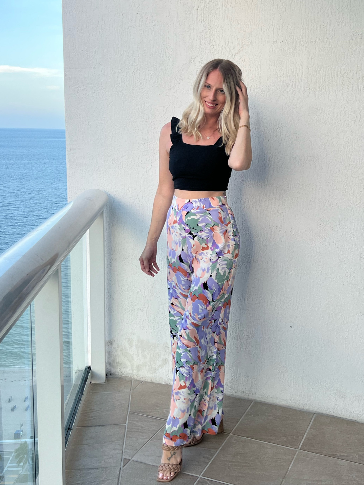 Vacation fit

top: medium ( TTS, no stretch)
pants: medium (TTS)

#LTKSale #LTKSeasonal #LTKunder50