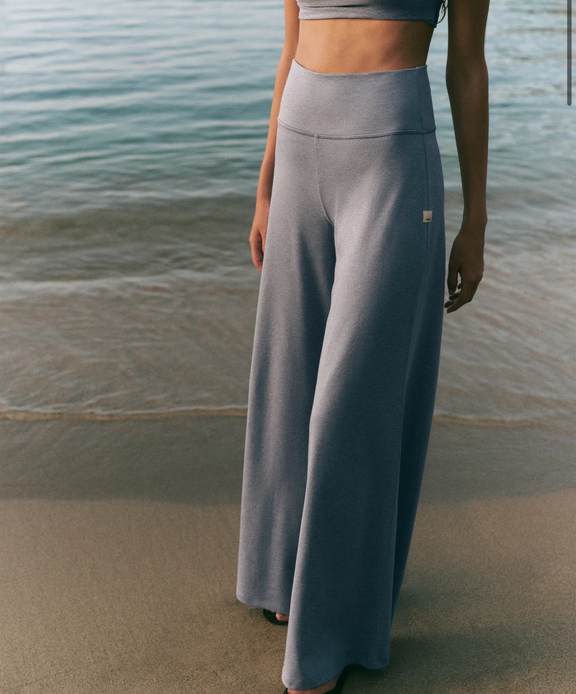 Everyday casual Vuori halo pants 
I wear a small