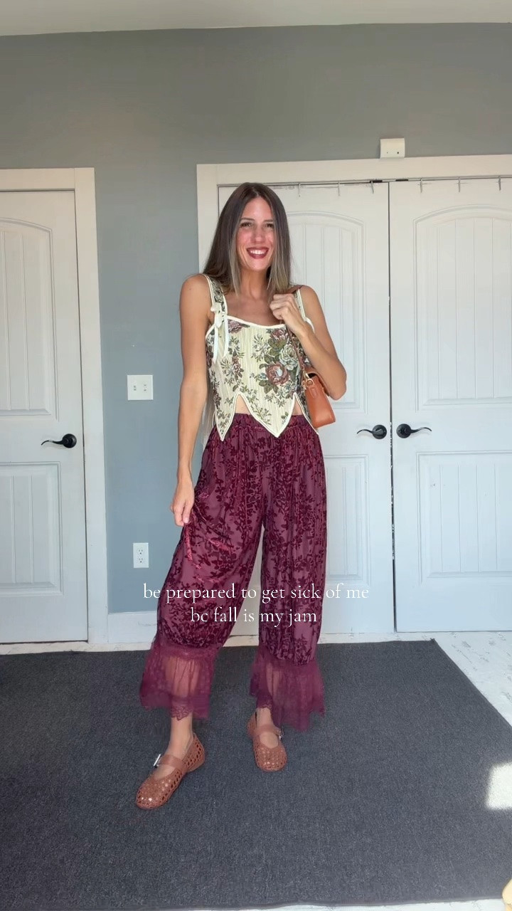 fall girly here 🍂 stick with me now!

#LTKSeasonal #LTKootd #LTKgrwm